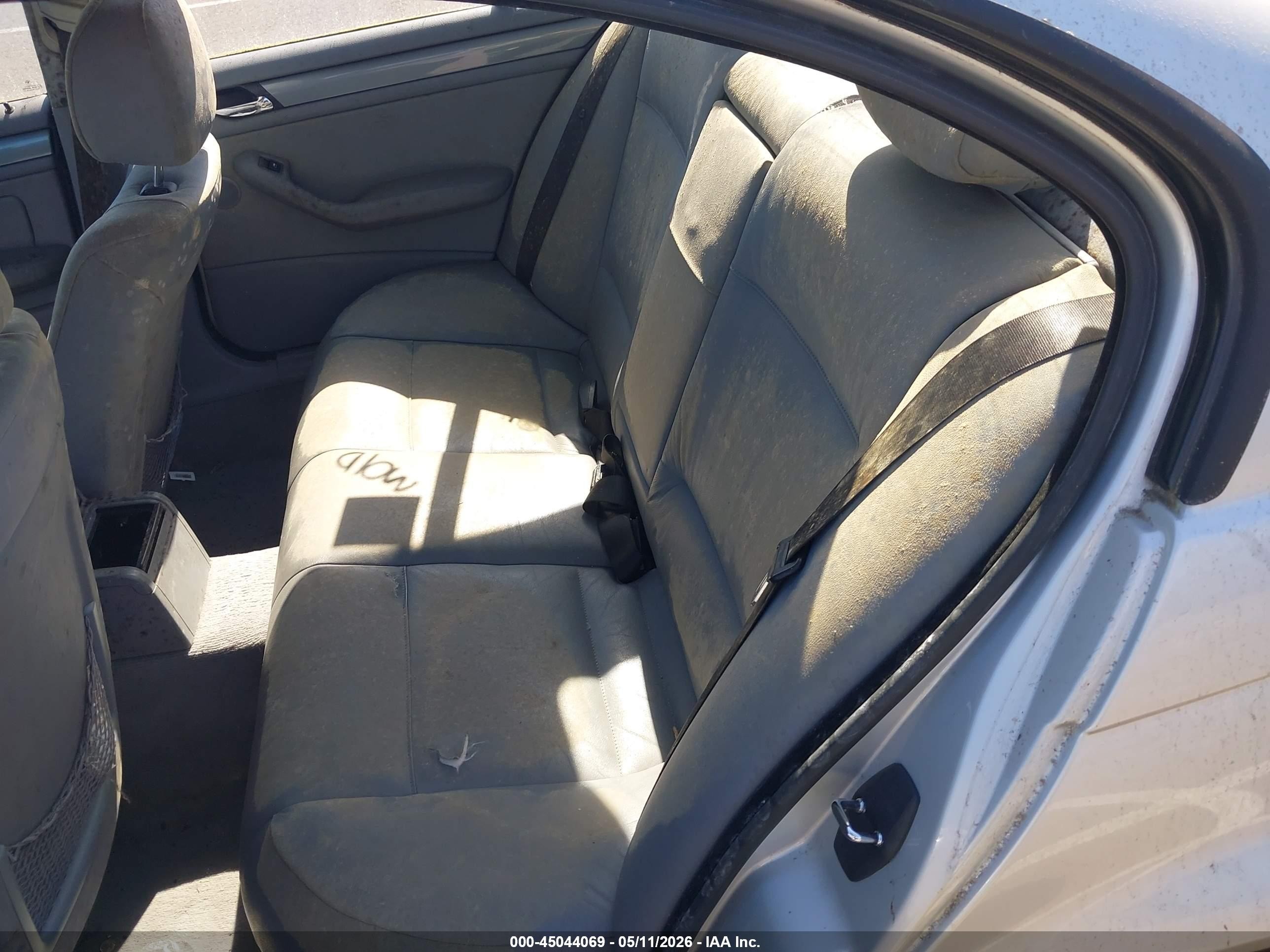 1999 Bmw 323i   Silver vin: WBAAM3336XCA81630