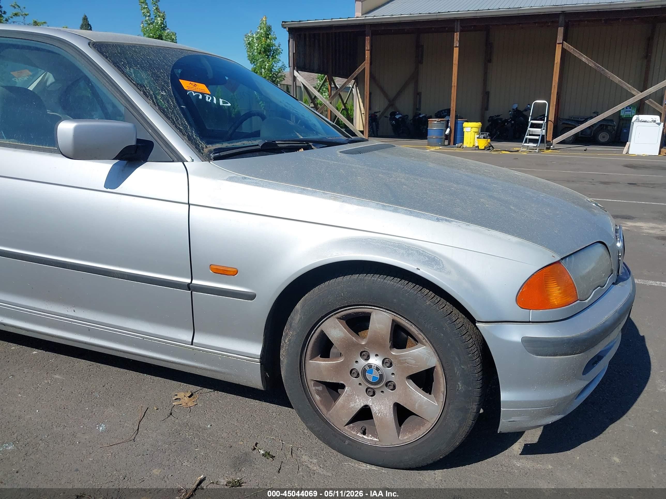 1999 Bmw 323i   Silver vin: WBAAM3336XCA81630