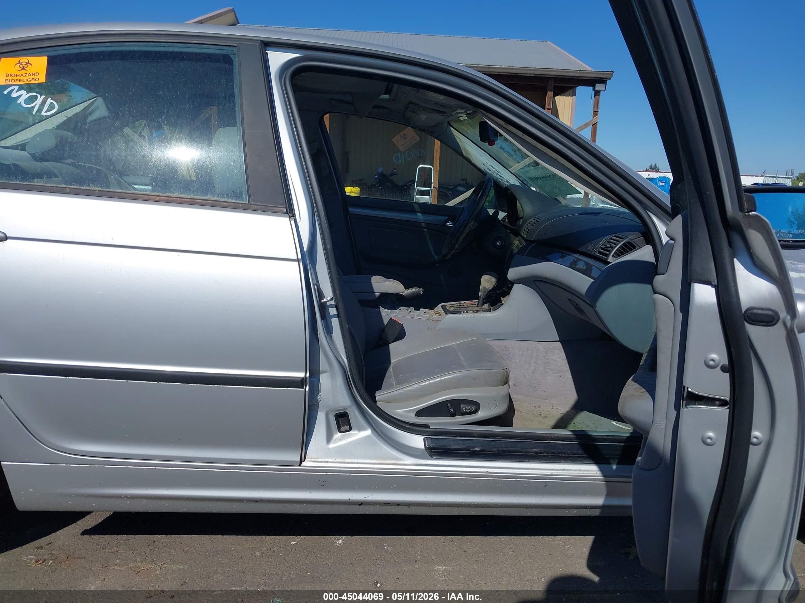 1999 Bmw 323i   Silver vin: WBAAM3336XCA81630