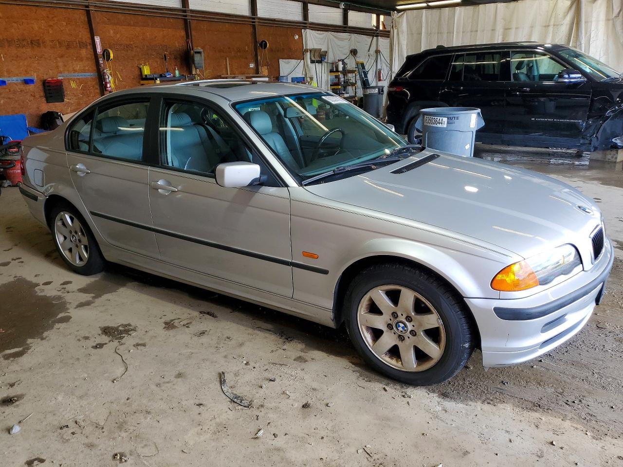 2000 Bmw 323 I Silver vin: WBAAM3341YFP75258