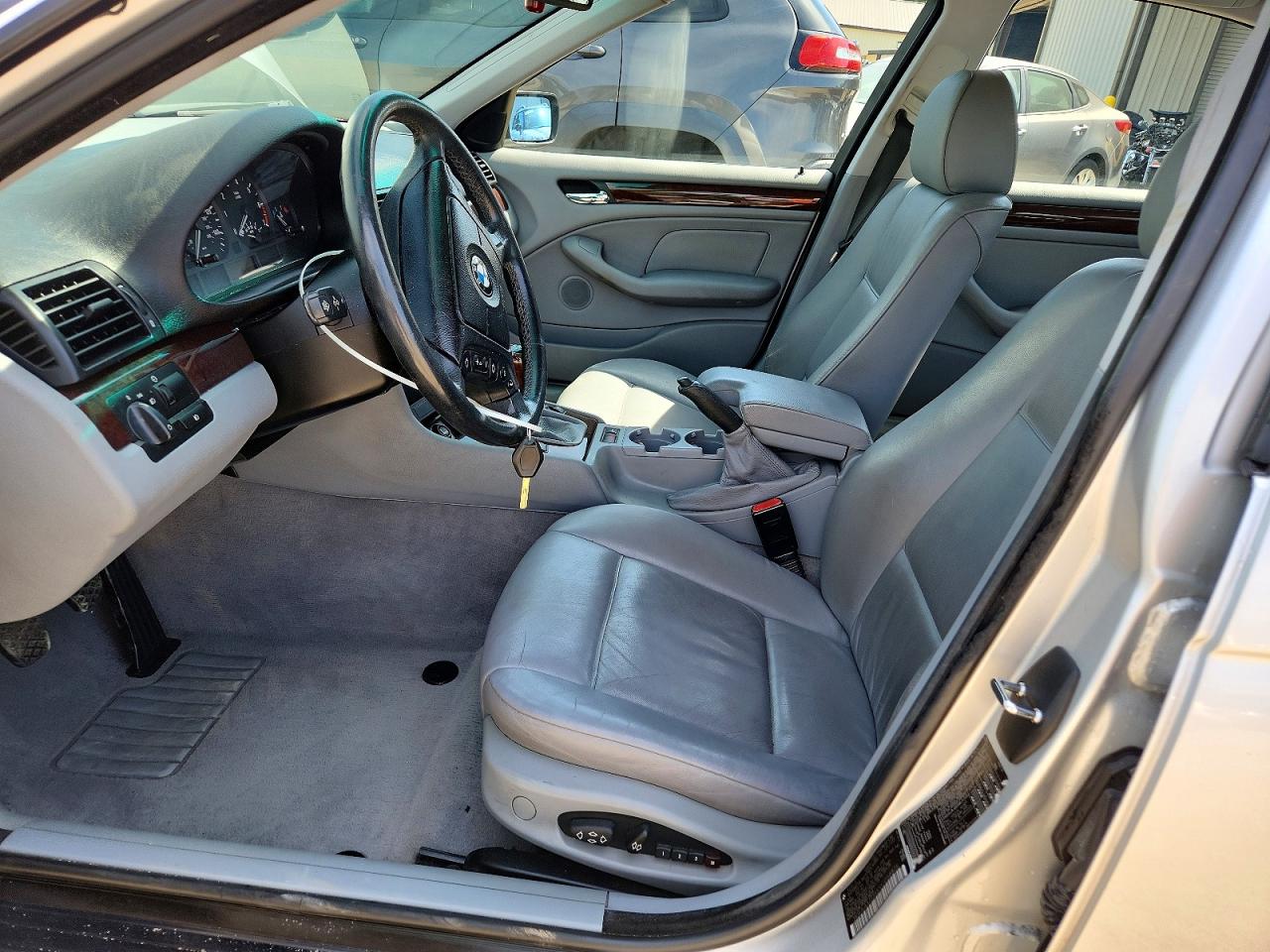 2000 Bmw 323 I Silver vin: WBAAM3345YCD58875