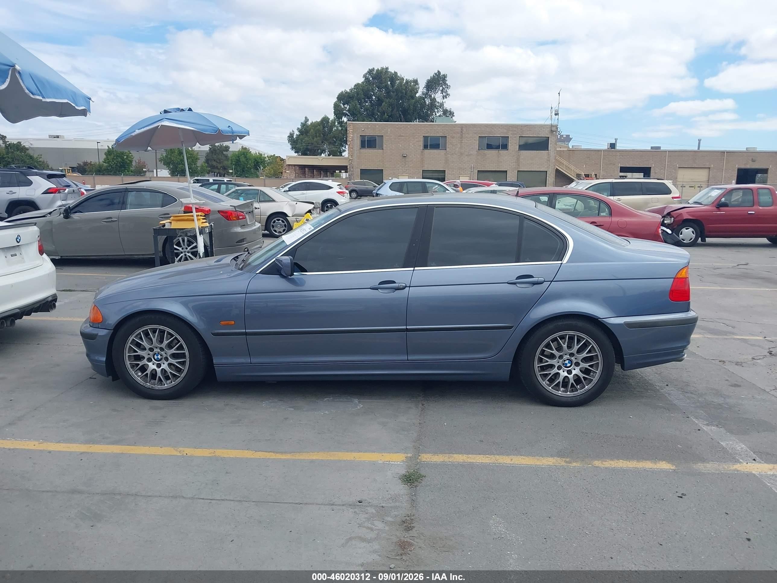2000 Bmw 328i   Blue vin: WBAAM5337YEJ40196