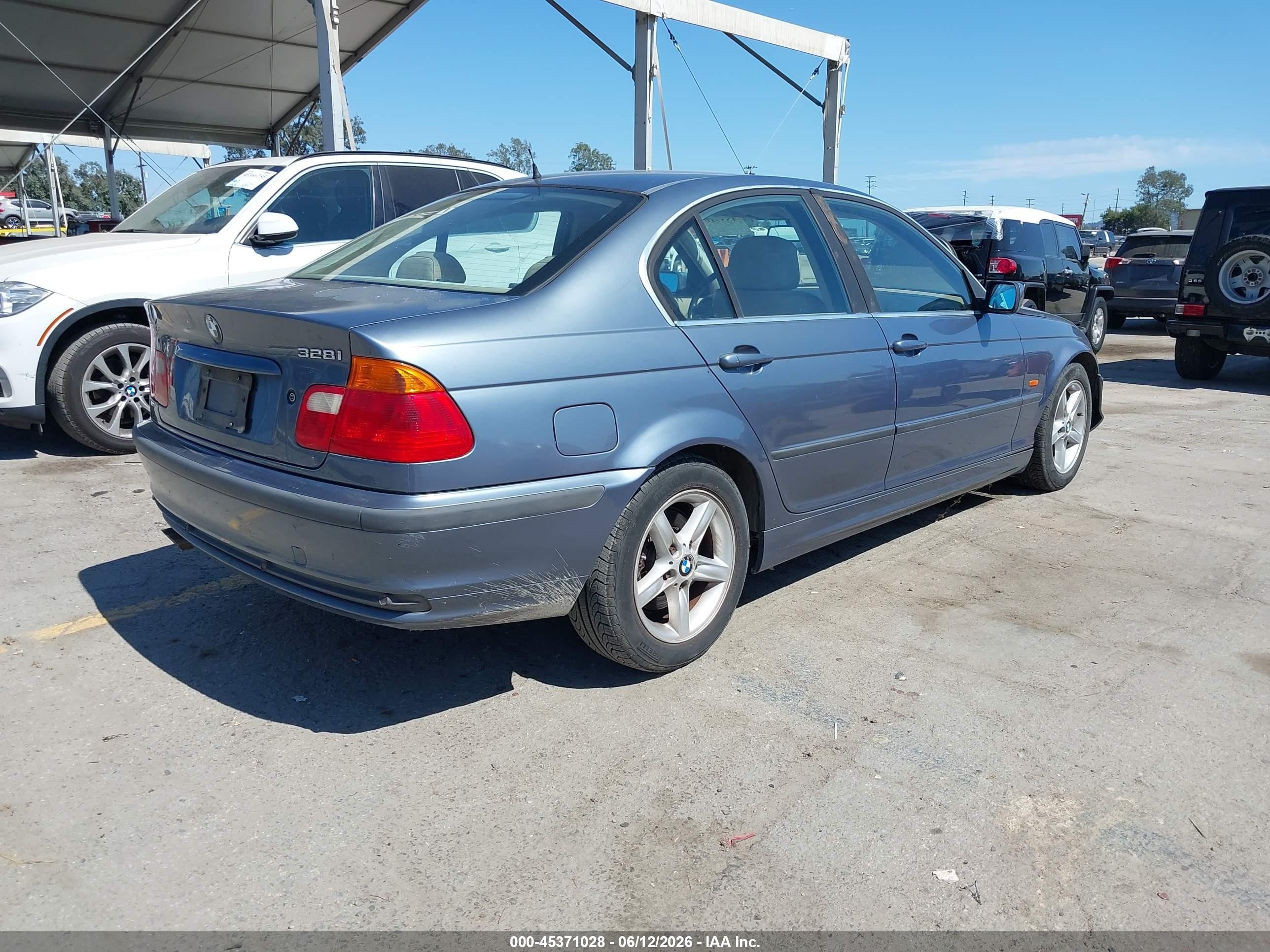 2000 Bmw 328i   Blue vin: WBAAM5343YJR61179