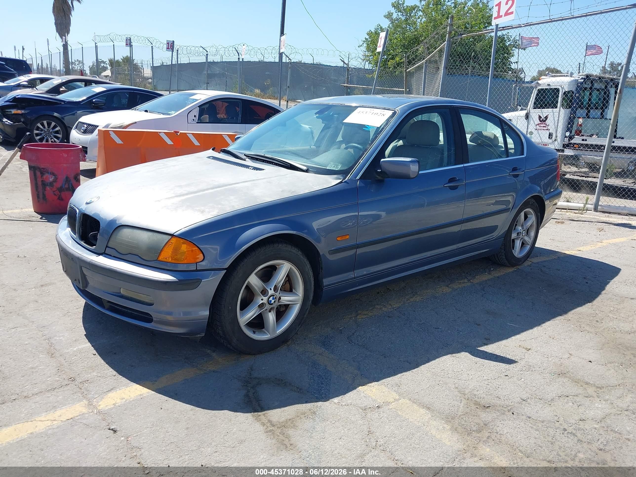 2000 Bmw 328i   Blue vin: WBAAM5343YJR61179