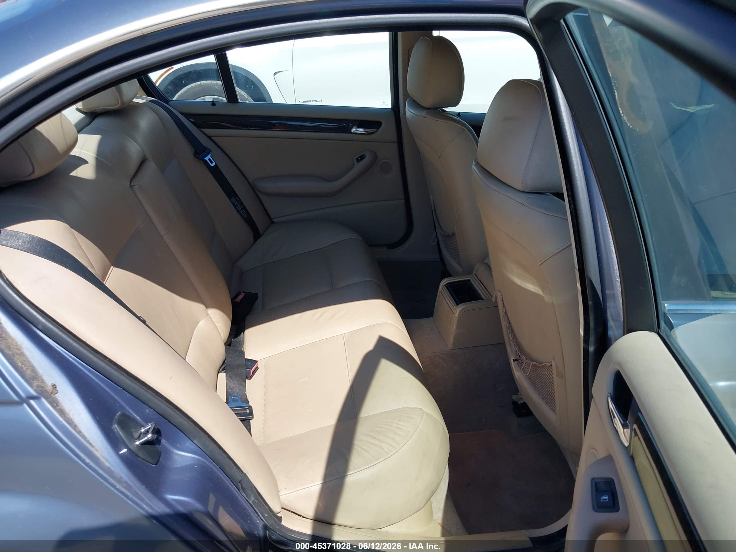 2000 Bmw 328i   Blue vin: WBAAM5343YJR61179
