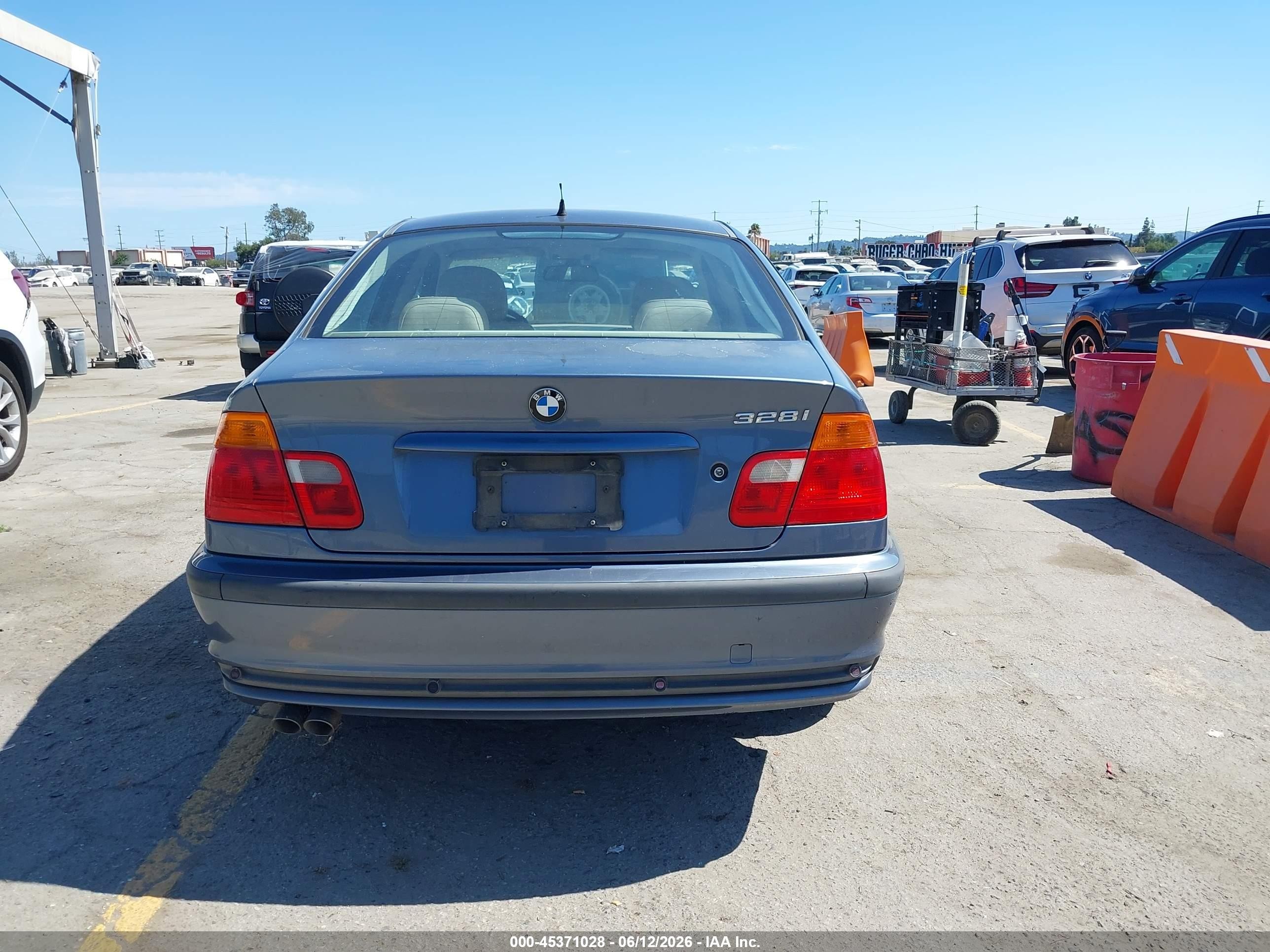 2000 Bmw 328i   Blue vin: WBAAM5343YJR61179