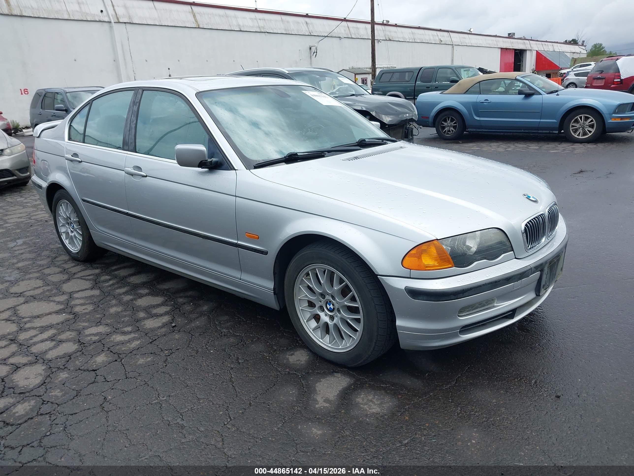 2000 Bmw 328i   Silver vin: WBAAM534XYJR58053