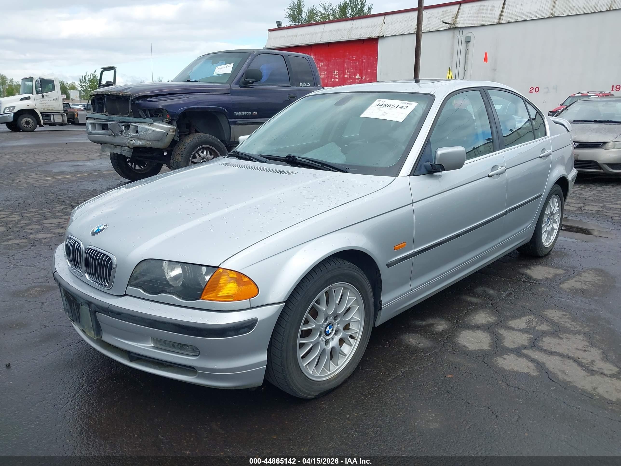2000 Bmw 328i   Silver vin: WBAAM534XYJR58053