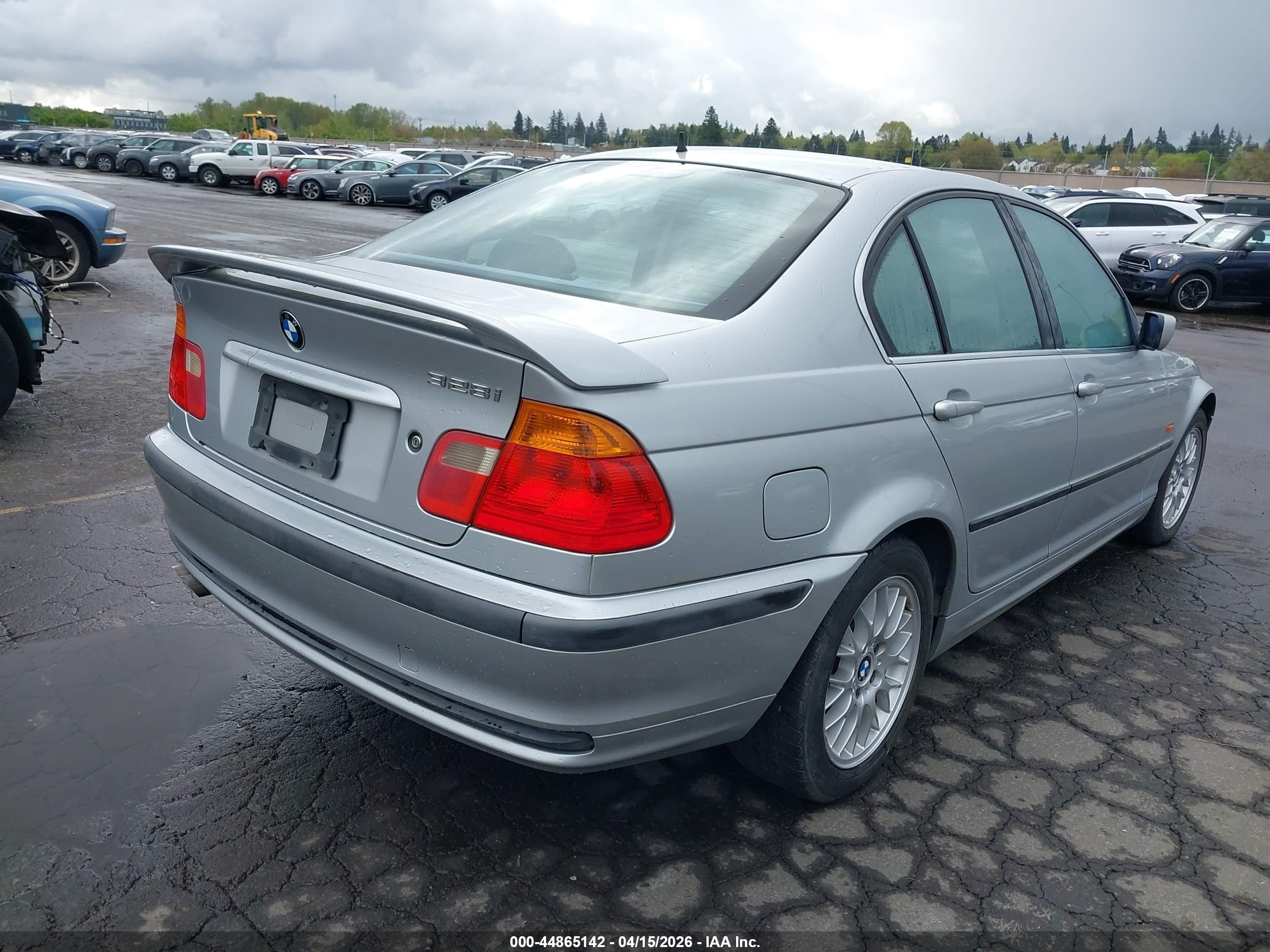 2000 Bmw 328i   Silver vin: WBAAM534XYJR58053