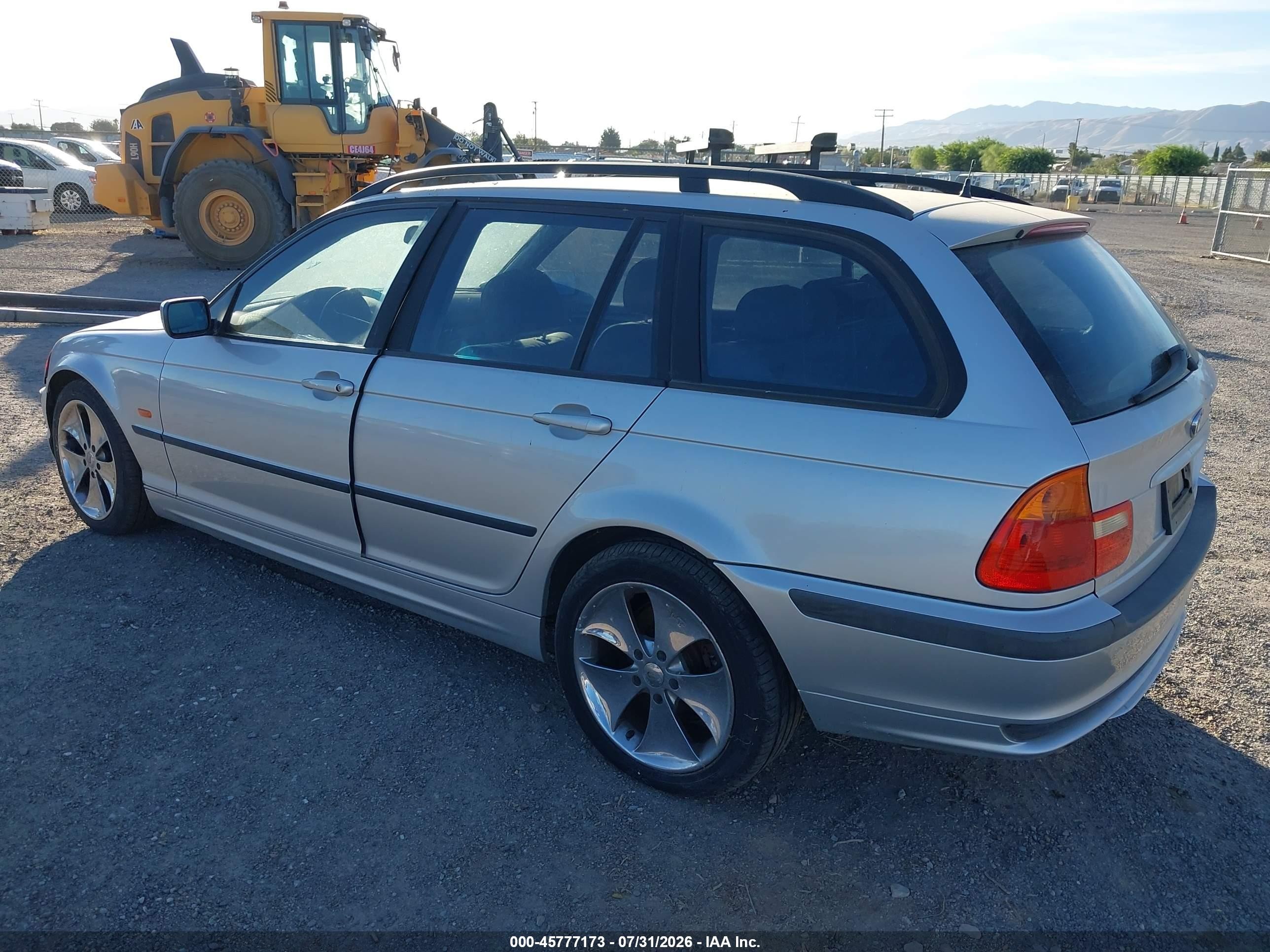 2000 Bmw 323it   Silver vin: WBAAR3343YJM01801