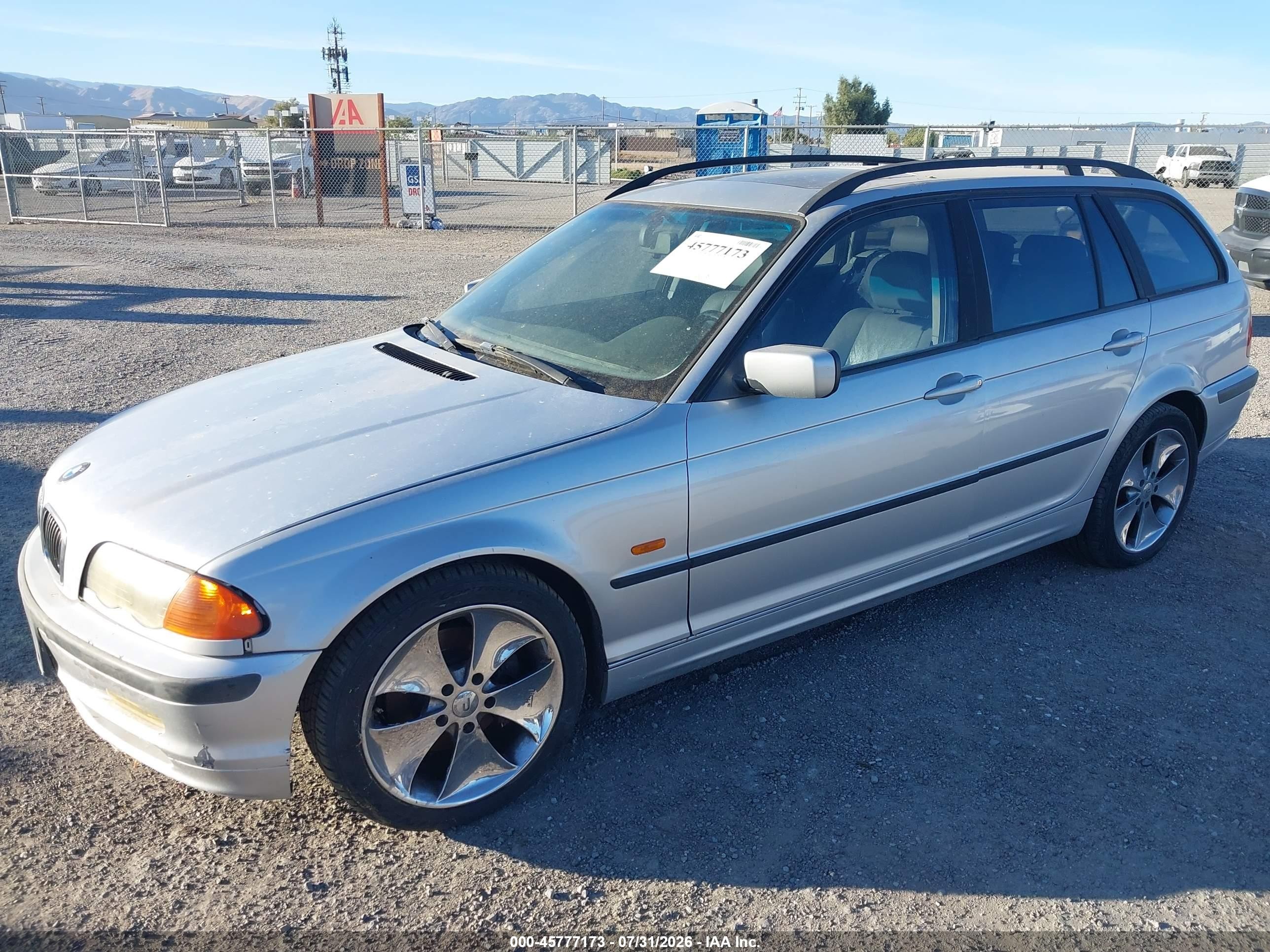 2000 Bmw 323it   Silver vin: WBAAR3343YJM01801