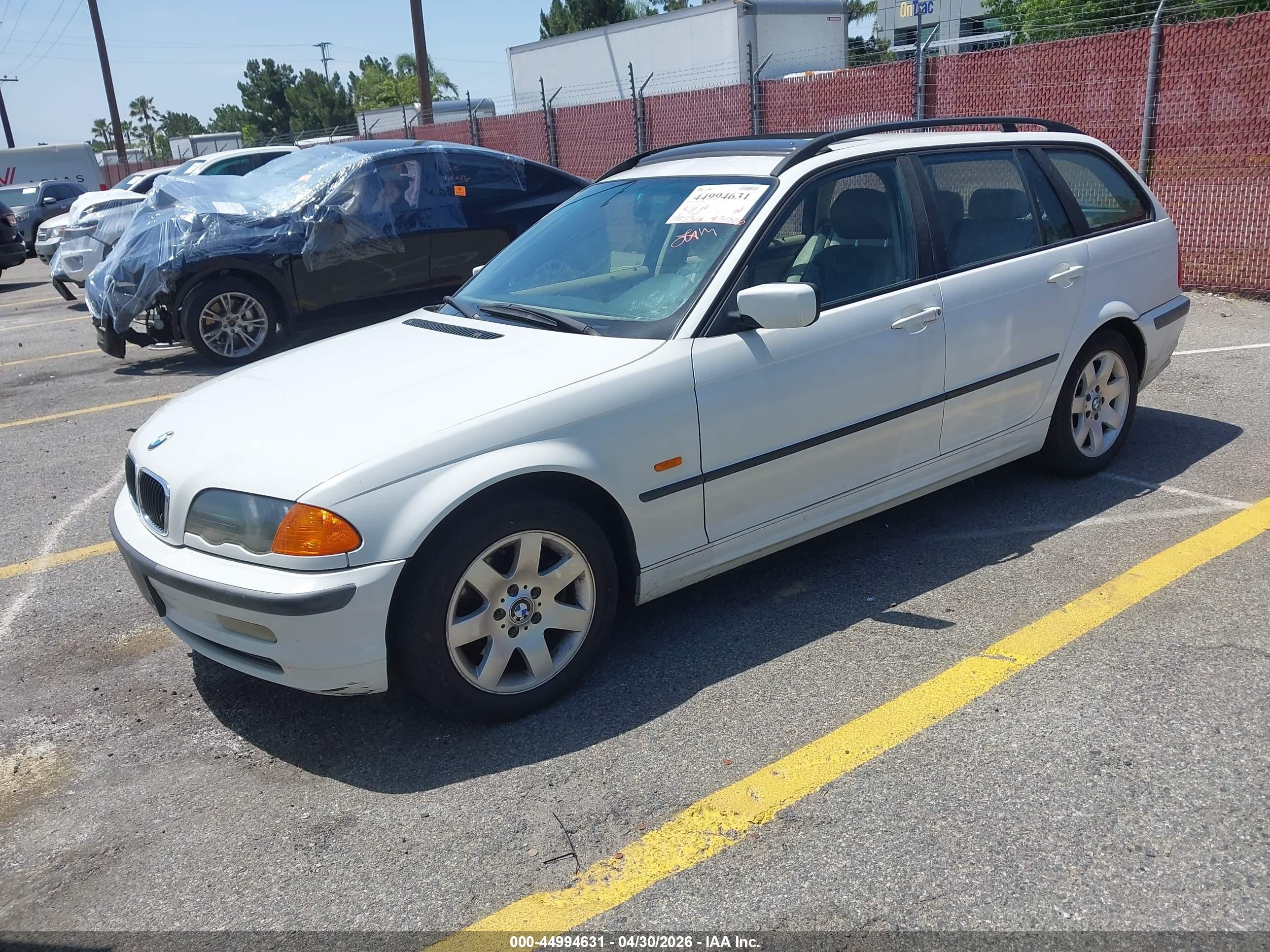 2000 Bmw 323it   White vin: WBAAR3345YJM01539