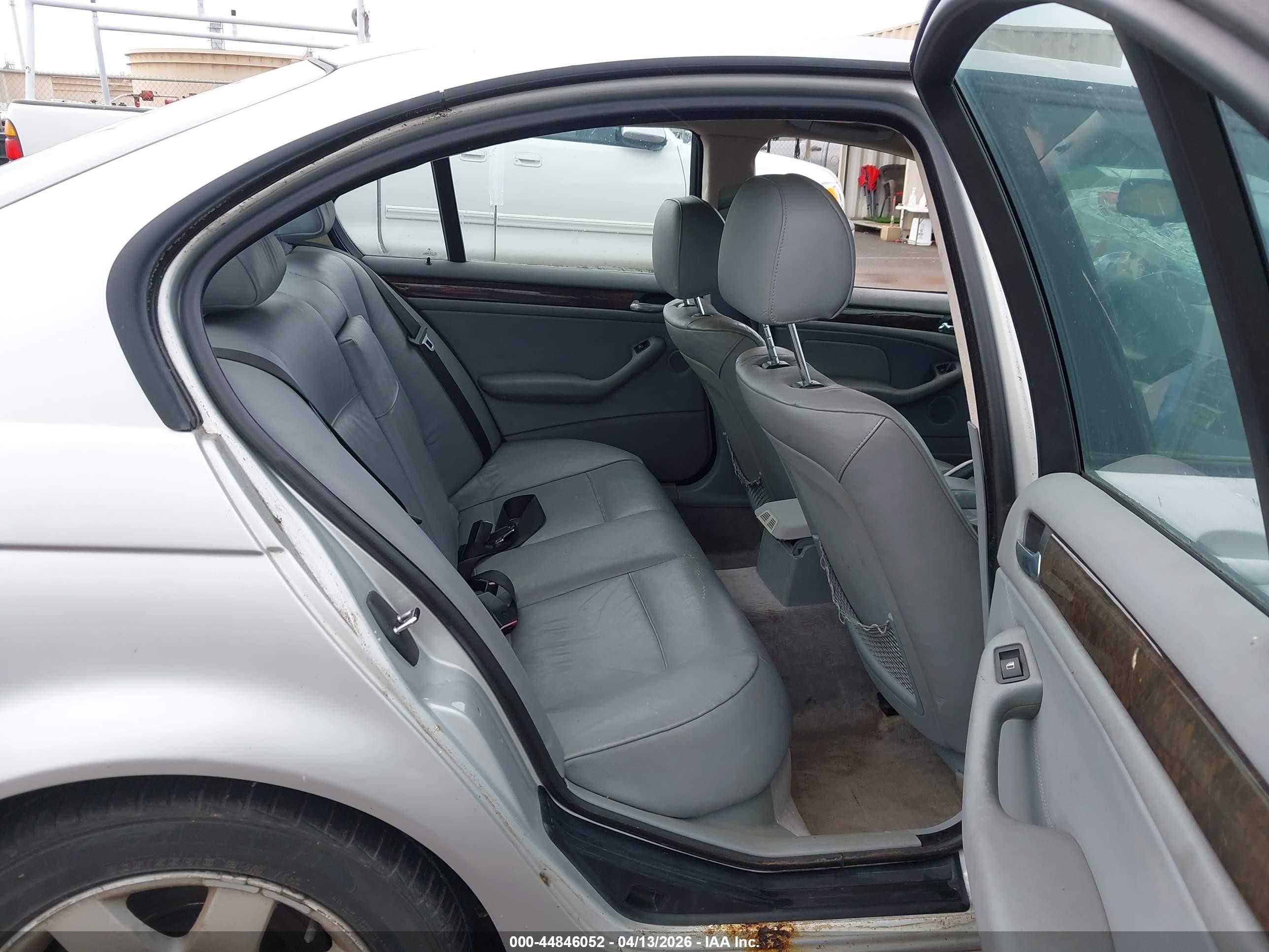 2001 Bmw 325i   Silver vin: WBAAV33401FU89792