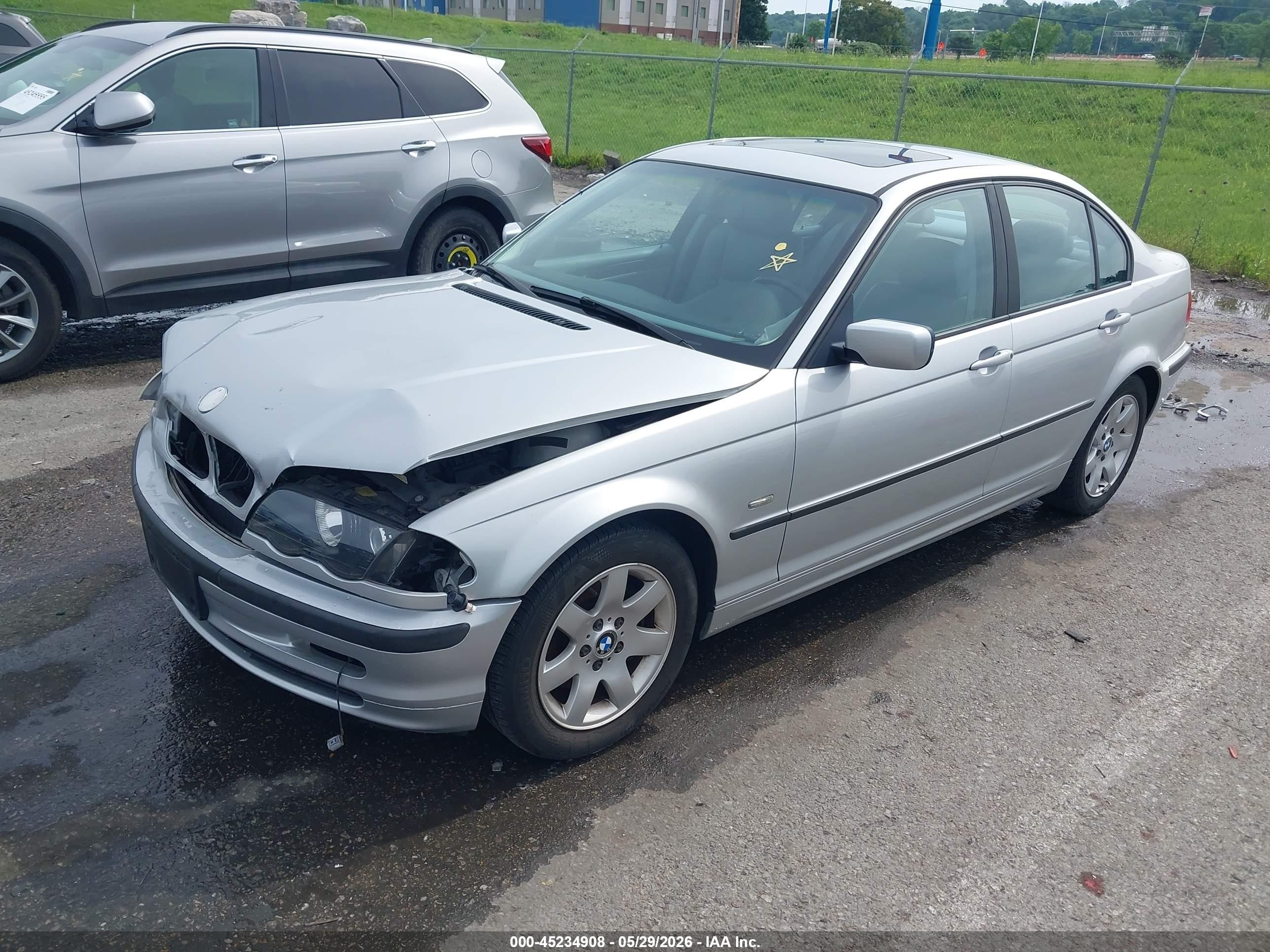 2001 Bmw 325i   Silver vin: WBAAV33401FU93552