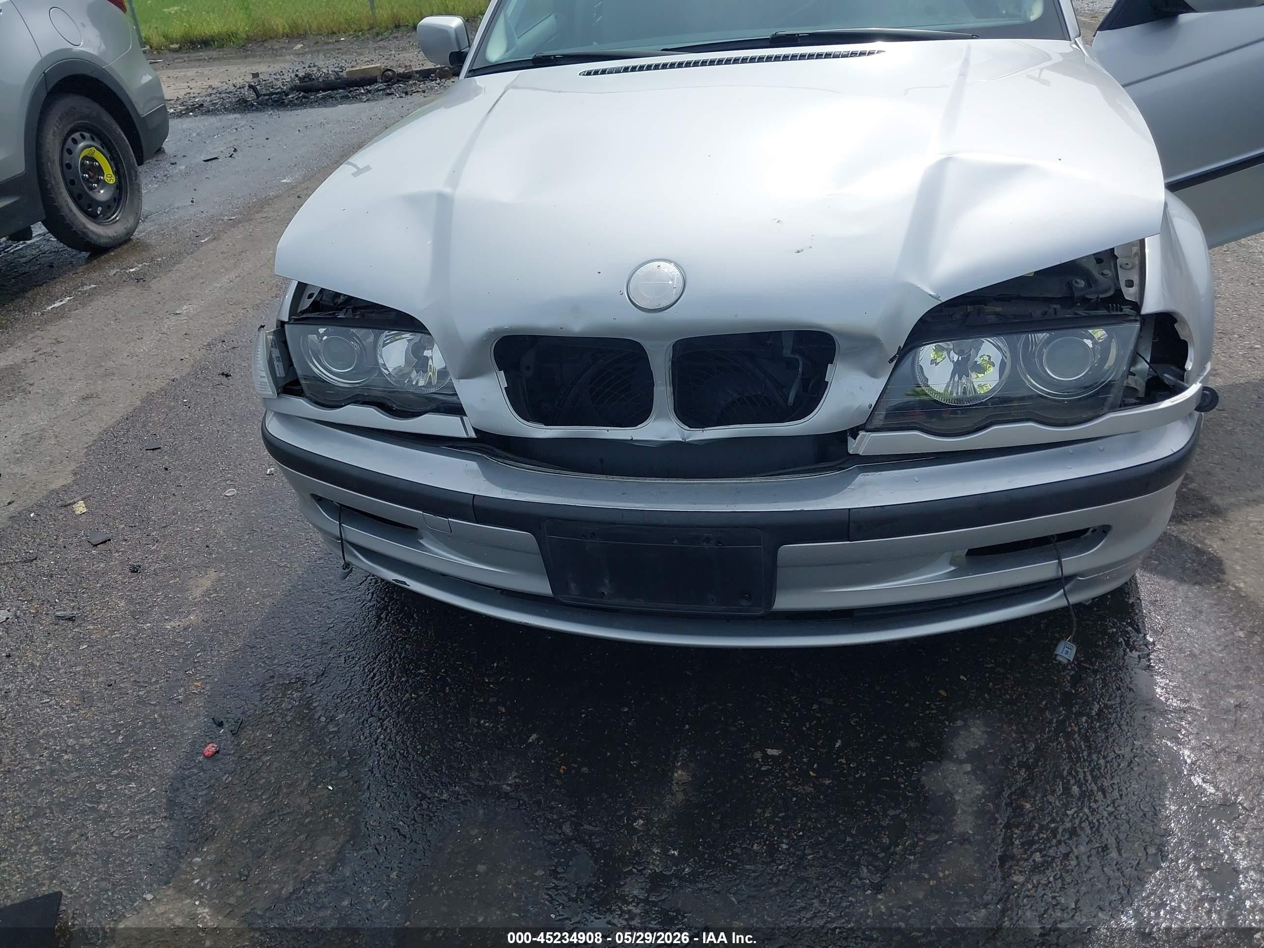 2001 Bmw 325i   Silver vin: WBAAV33401FU93552