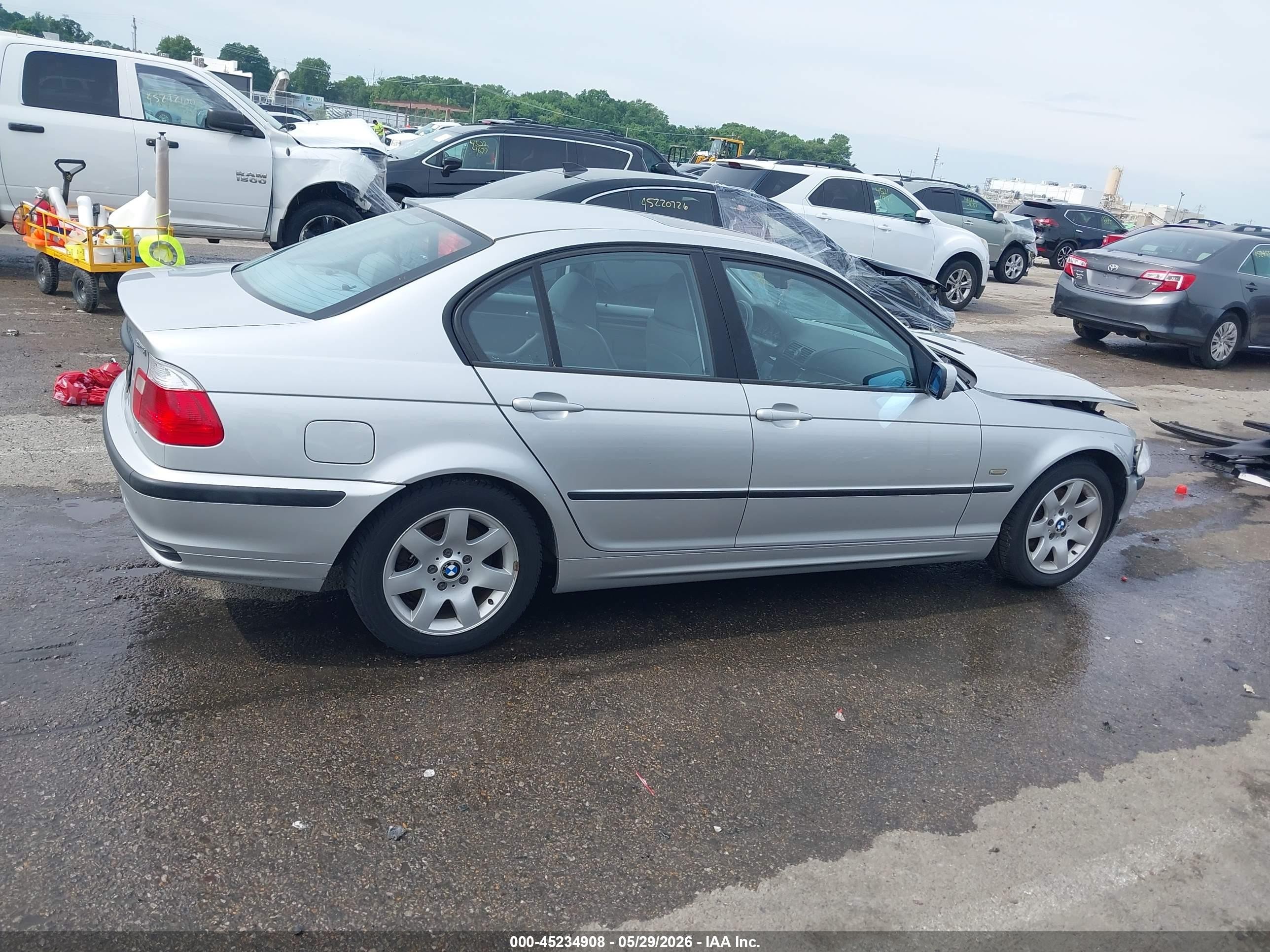 2001 Bmw 325i   Silver vin: WBAAV33401FU93552