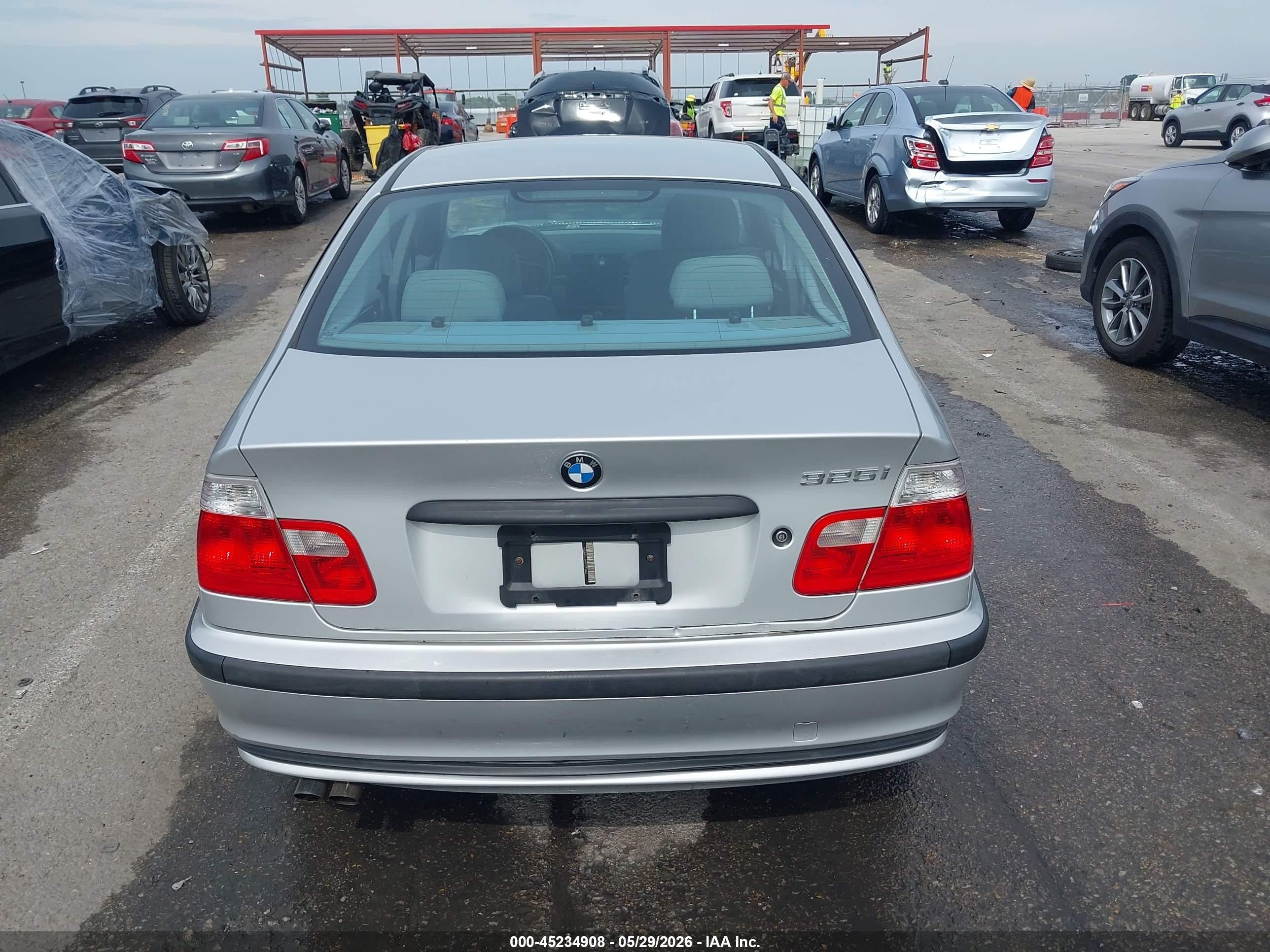 2001 Bmw 325i   Silver vin: WBAAV33401FU93552