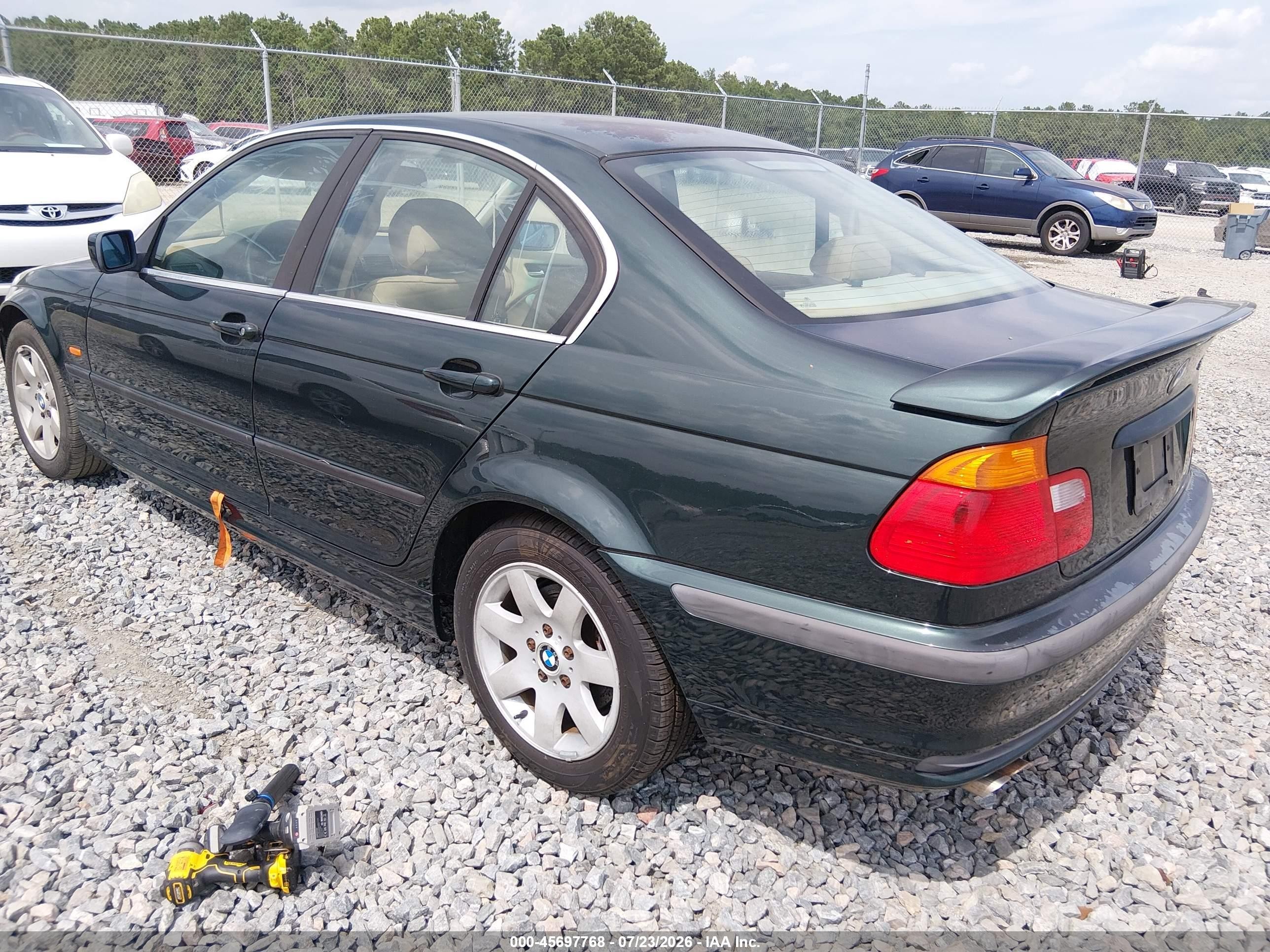 2001 Bmw 325i   Green vin: WBAAV33421FV03921
