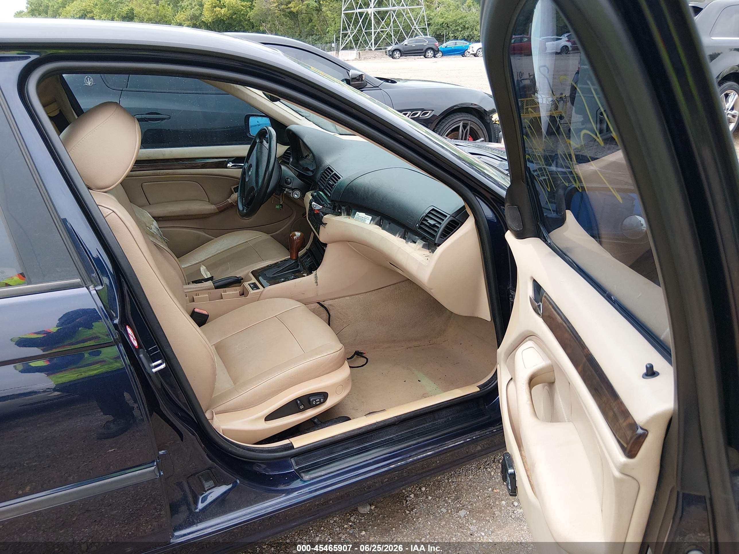 2001 Bmw 325i   Dark Blue vin: WBAAV33431FU98129