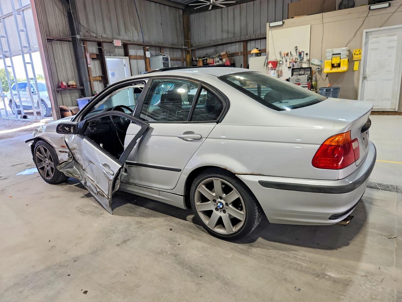 2001 Bmw 325ci Silver vin: WBAAV33471FU79535
