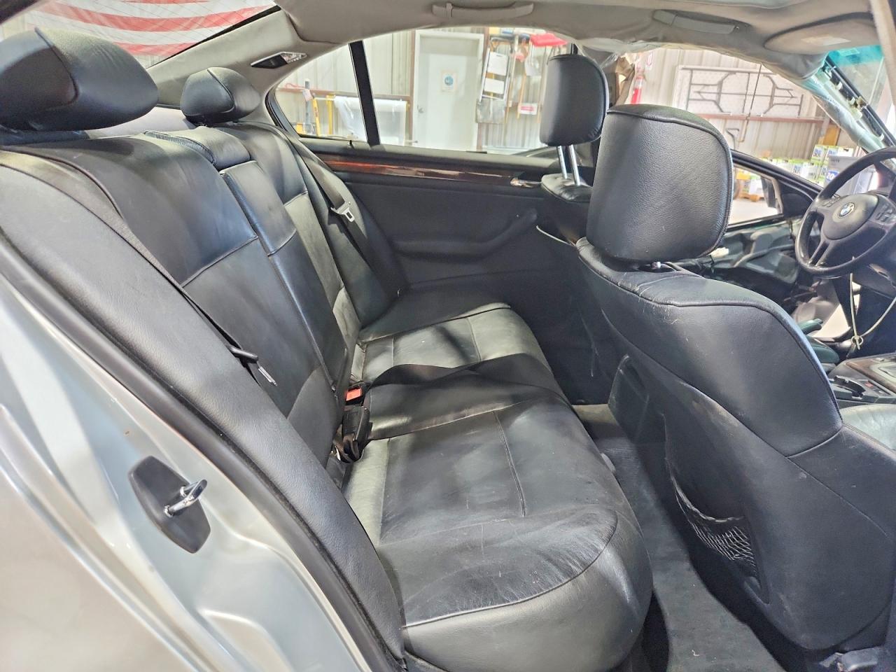 2001 Bmw 325ci Silver vin: WBAAV33471FU79535