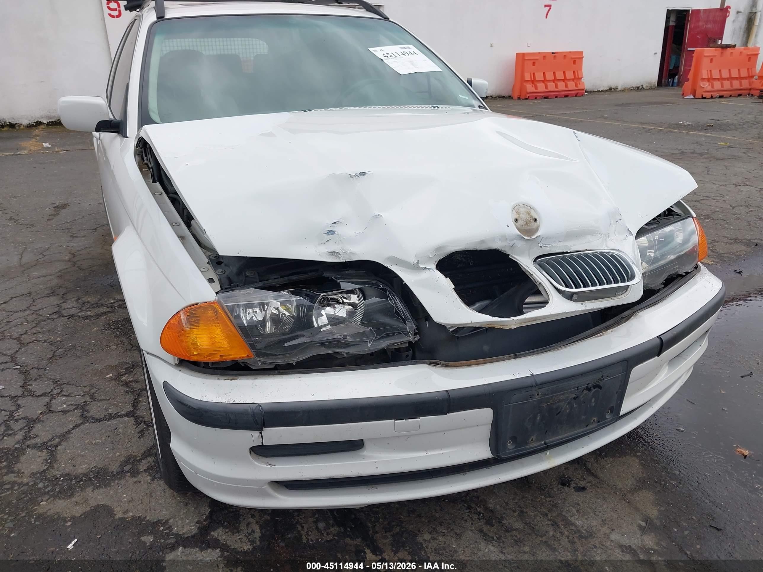 2001 Bmw 325i   White vin: WBAAW33461EN80052