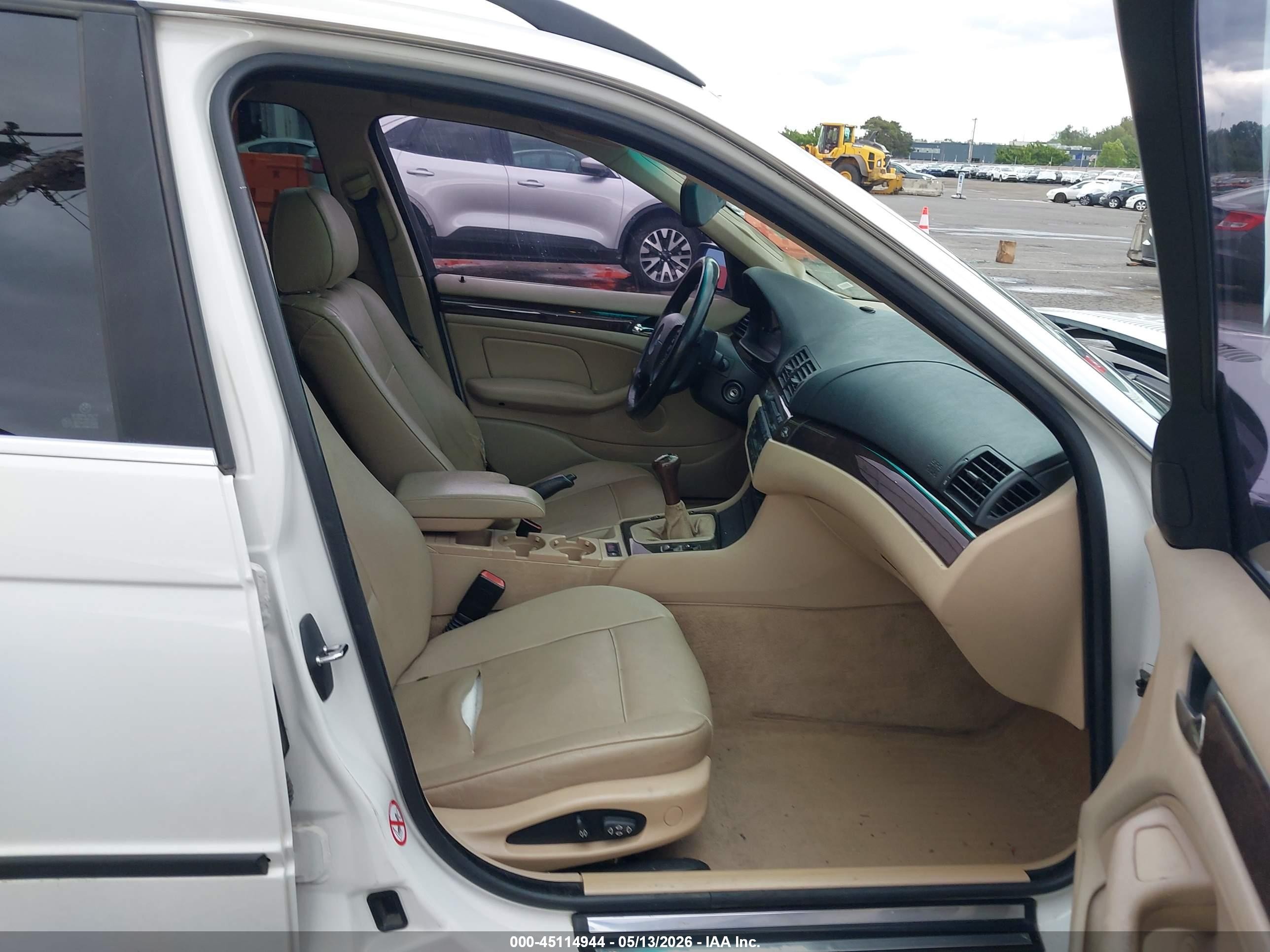 2001 Bmw 325i   White vin: WBAAW33461EN80052