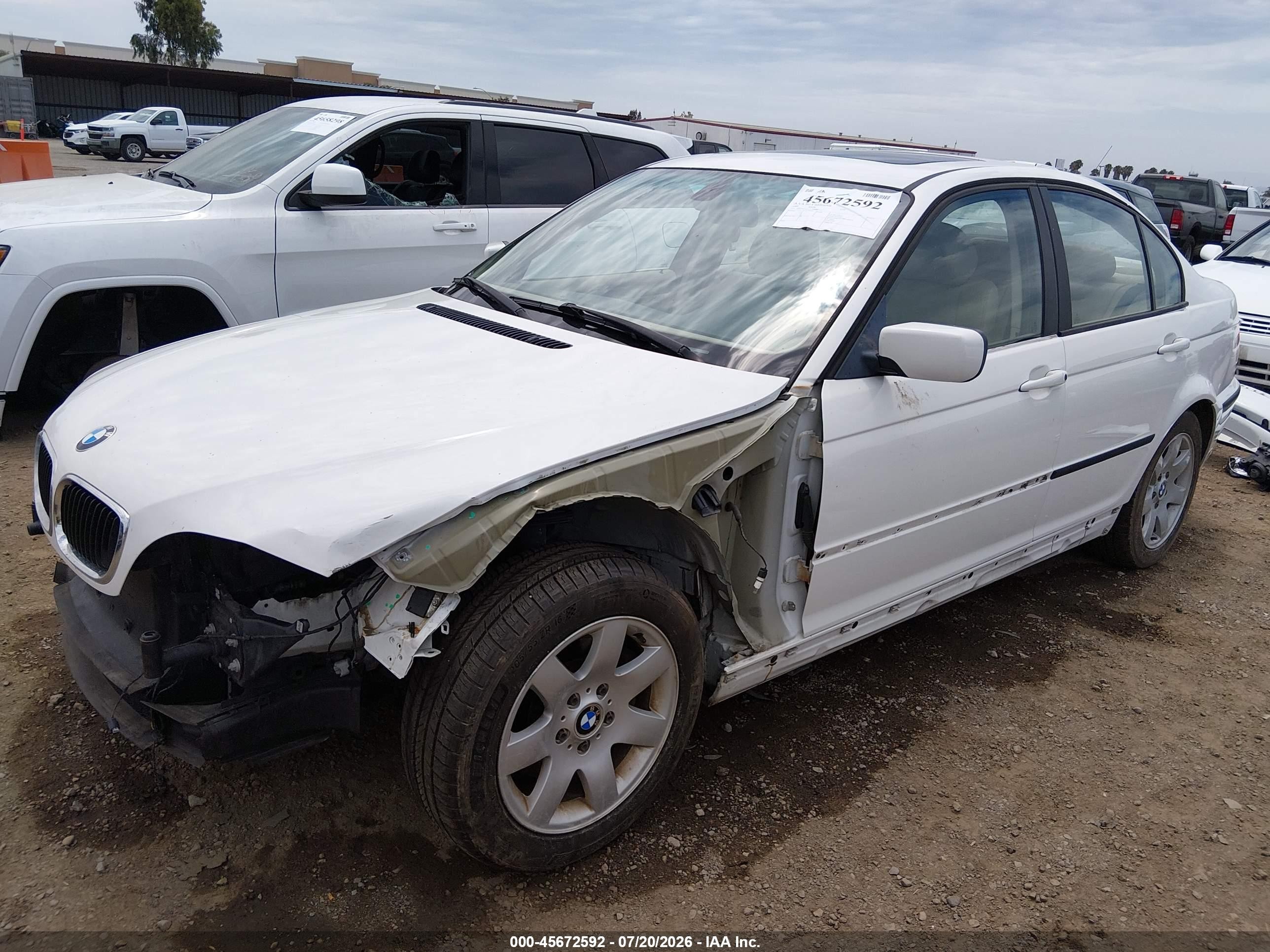2004 Bmw 325i   White vin: WBAAZ33414KP89020
