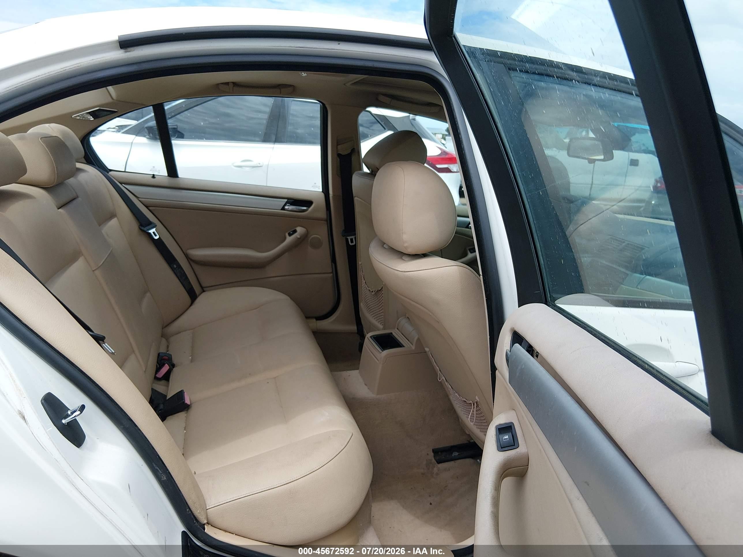 2004 Bmw 325i   White vin: WBAAZ33414KP89020