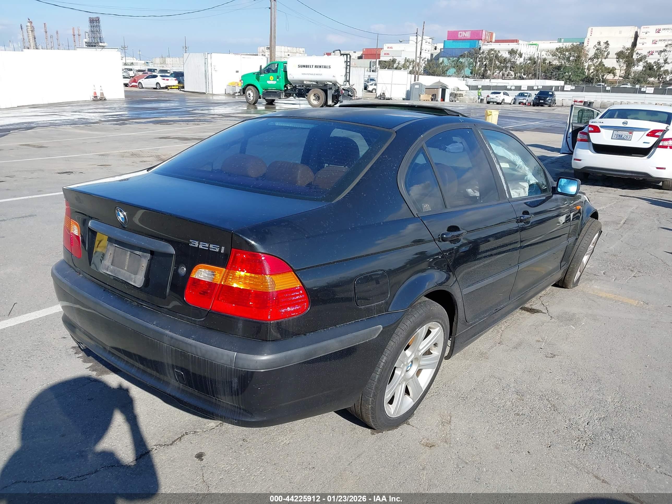 2003 Bmw 325i   Black vin: WBAAZ33433PH32533