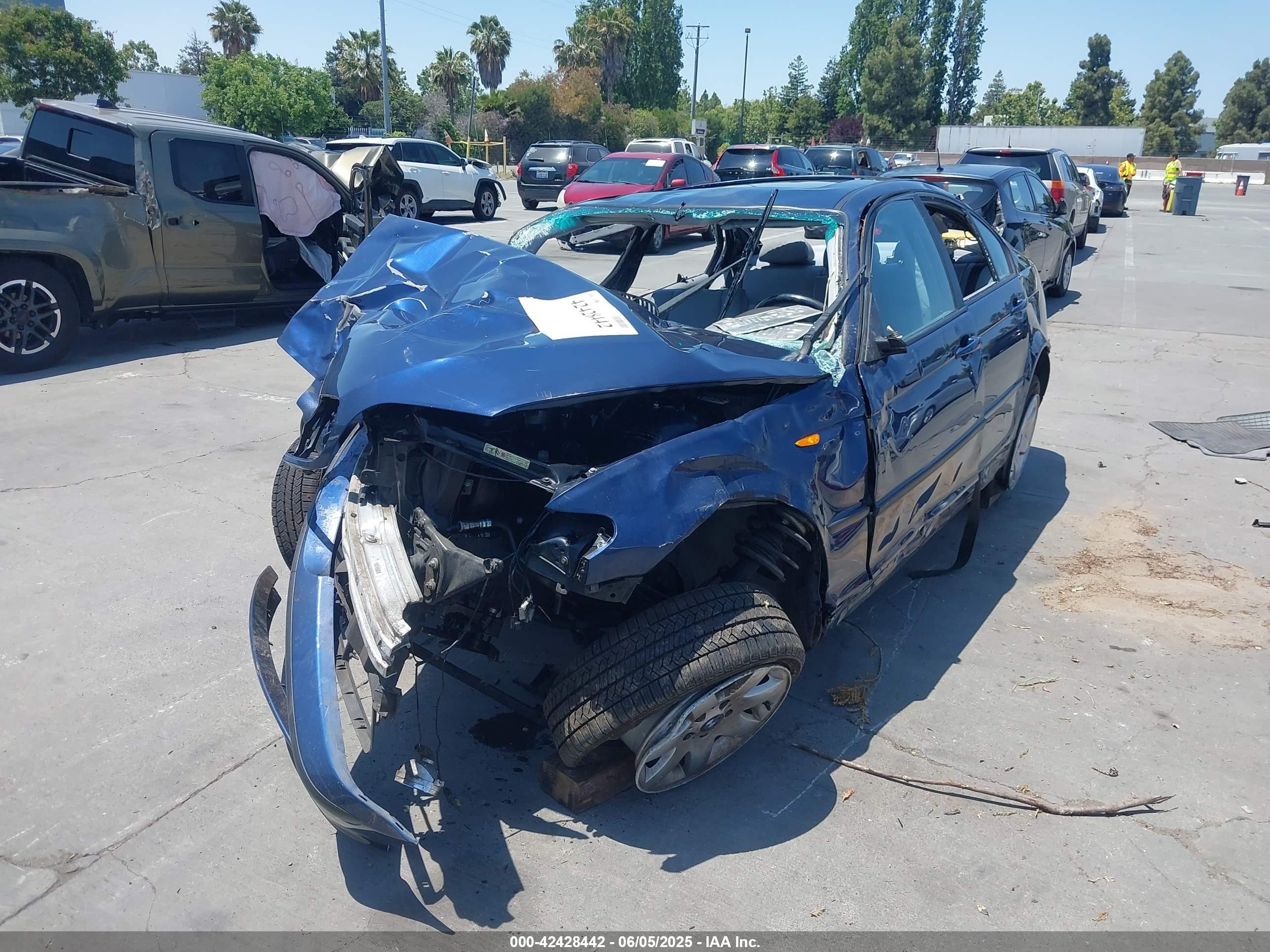 2005 Bmw 325i   Blue vin: WBAAZ33435KW77417