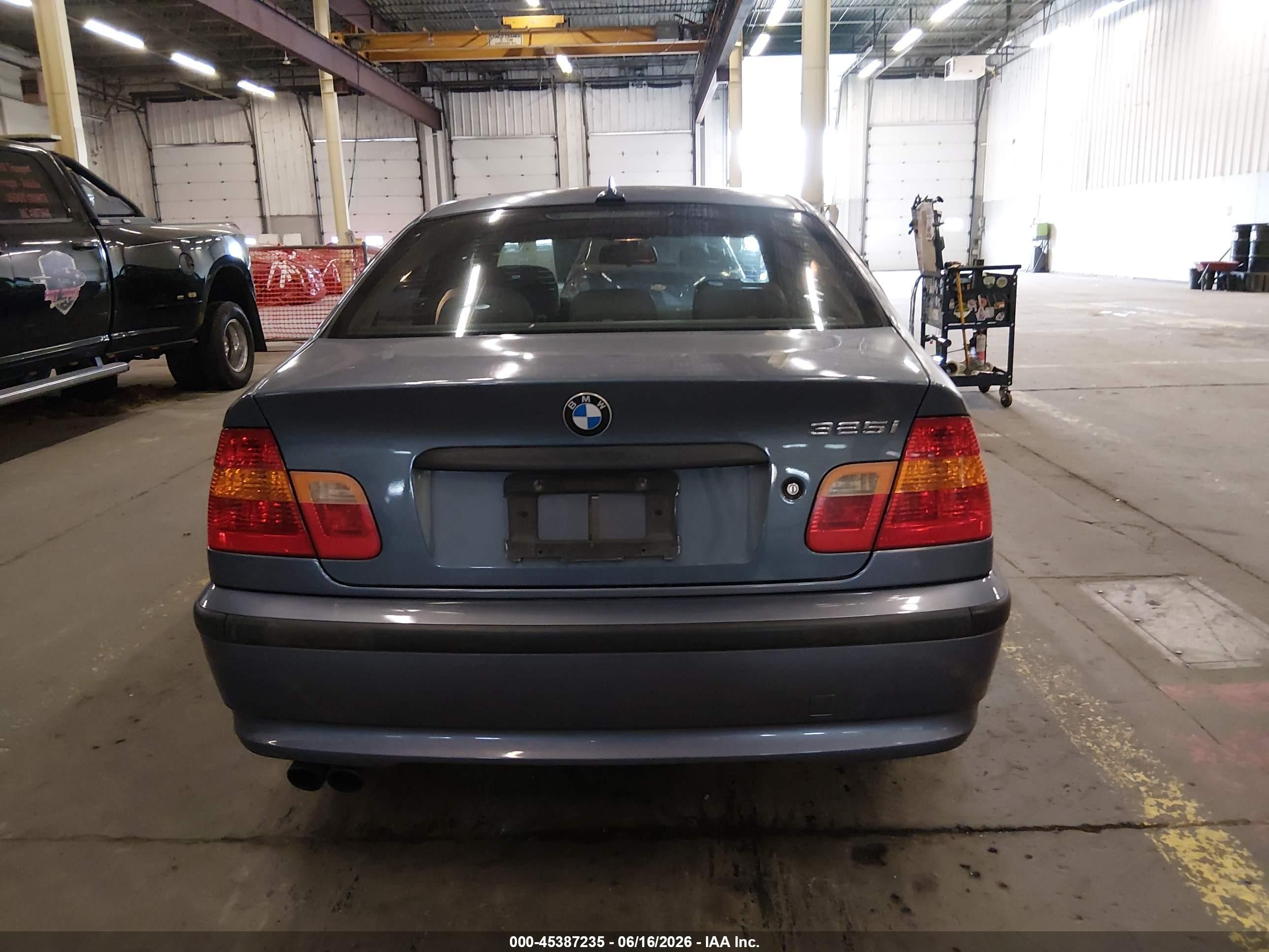 2004 Bmw 325i   Blue vin: WBAAZ33464KP83004