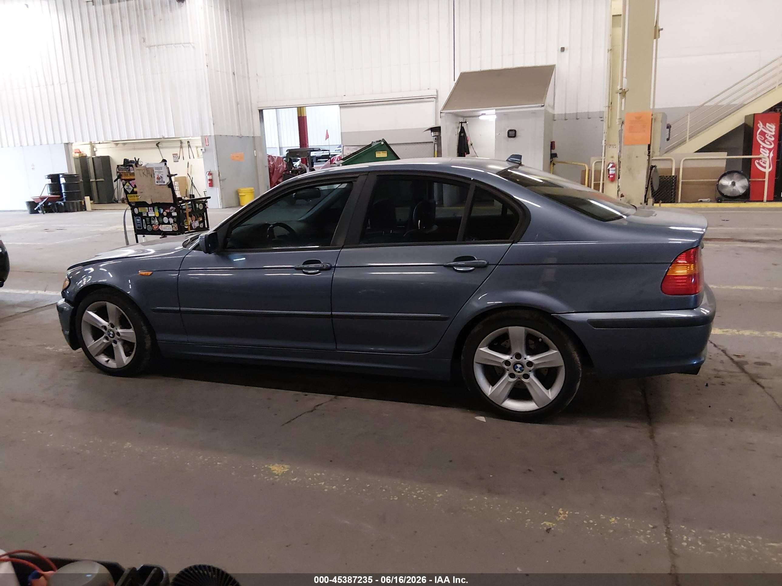2004 Bmw 325i   Blue vin: WBAAZ33464KP83004