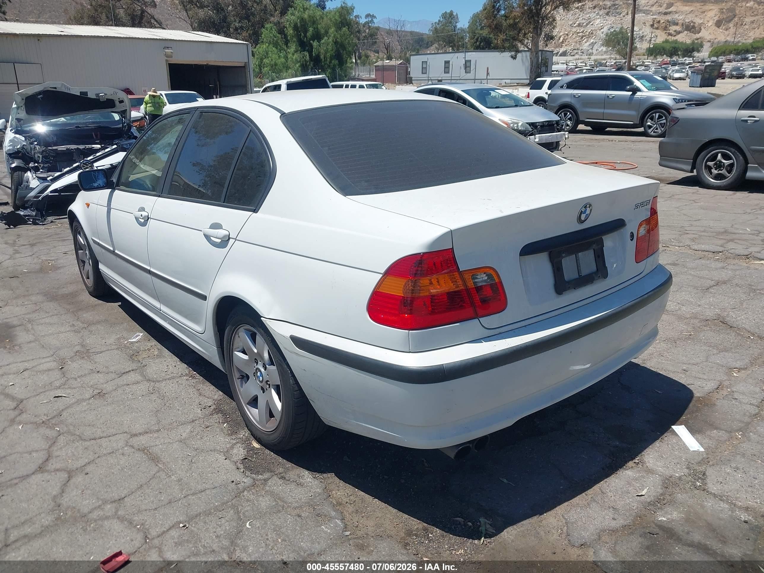 2004 Bmw 325i   White vin: WBAAZ33474KP87269