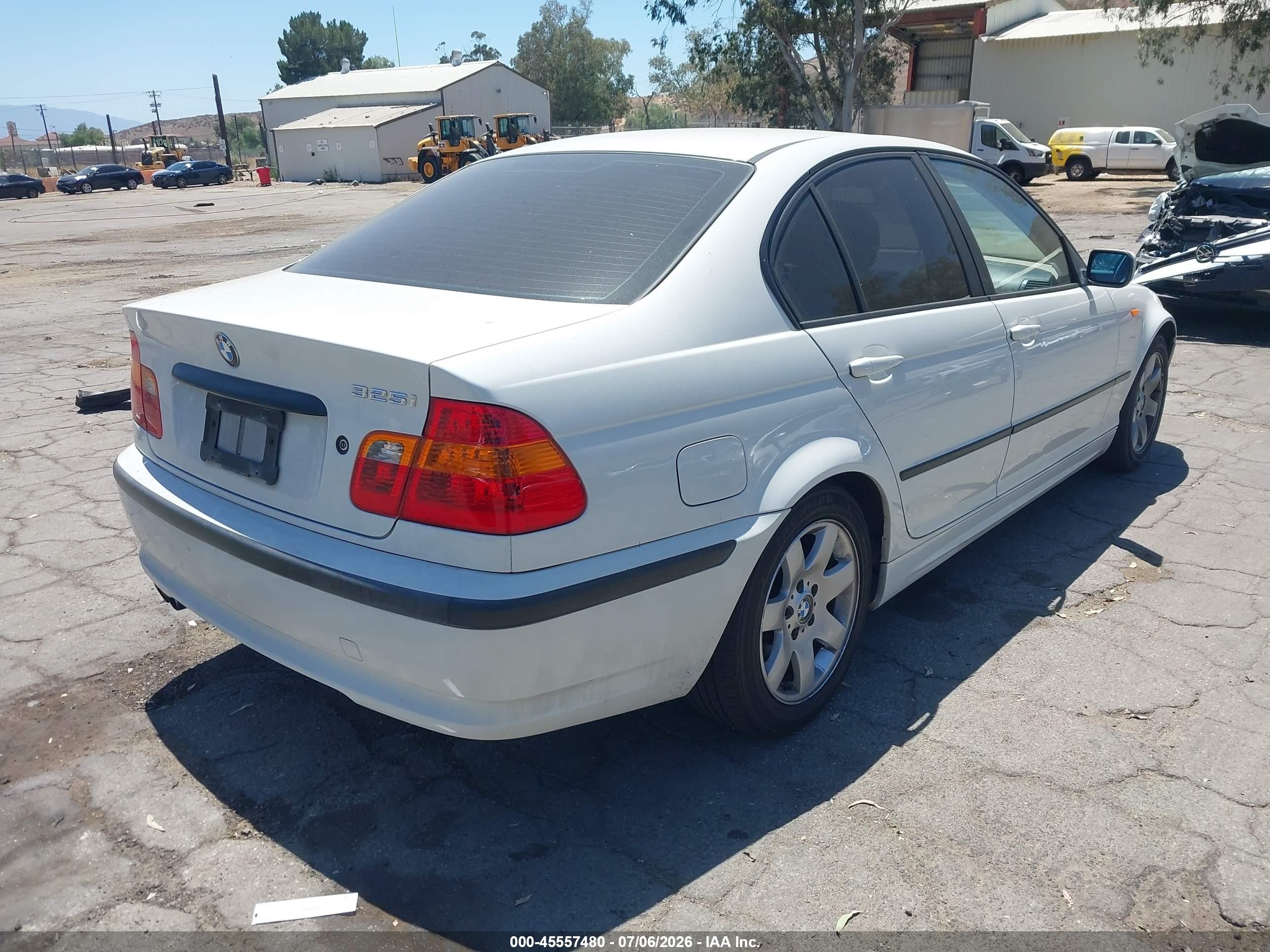 2004 Bmw 325i   White vin: WBAAZ33474KP87269