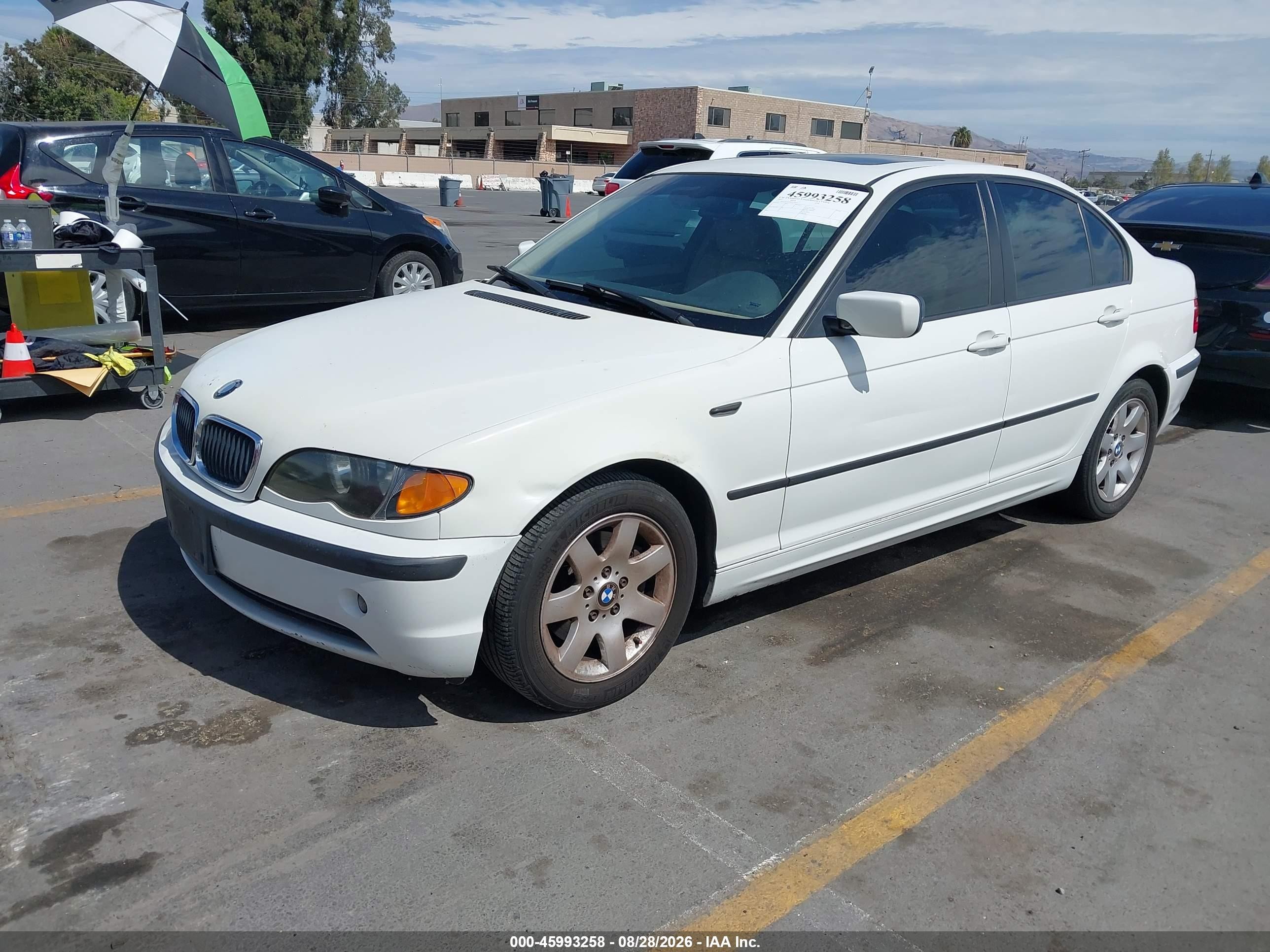 2005 Bmw 325i   White vin: WBAAZ33475KW76643