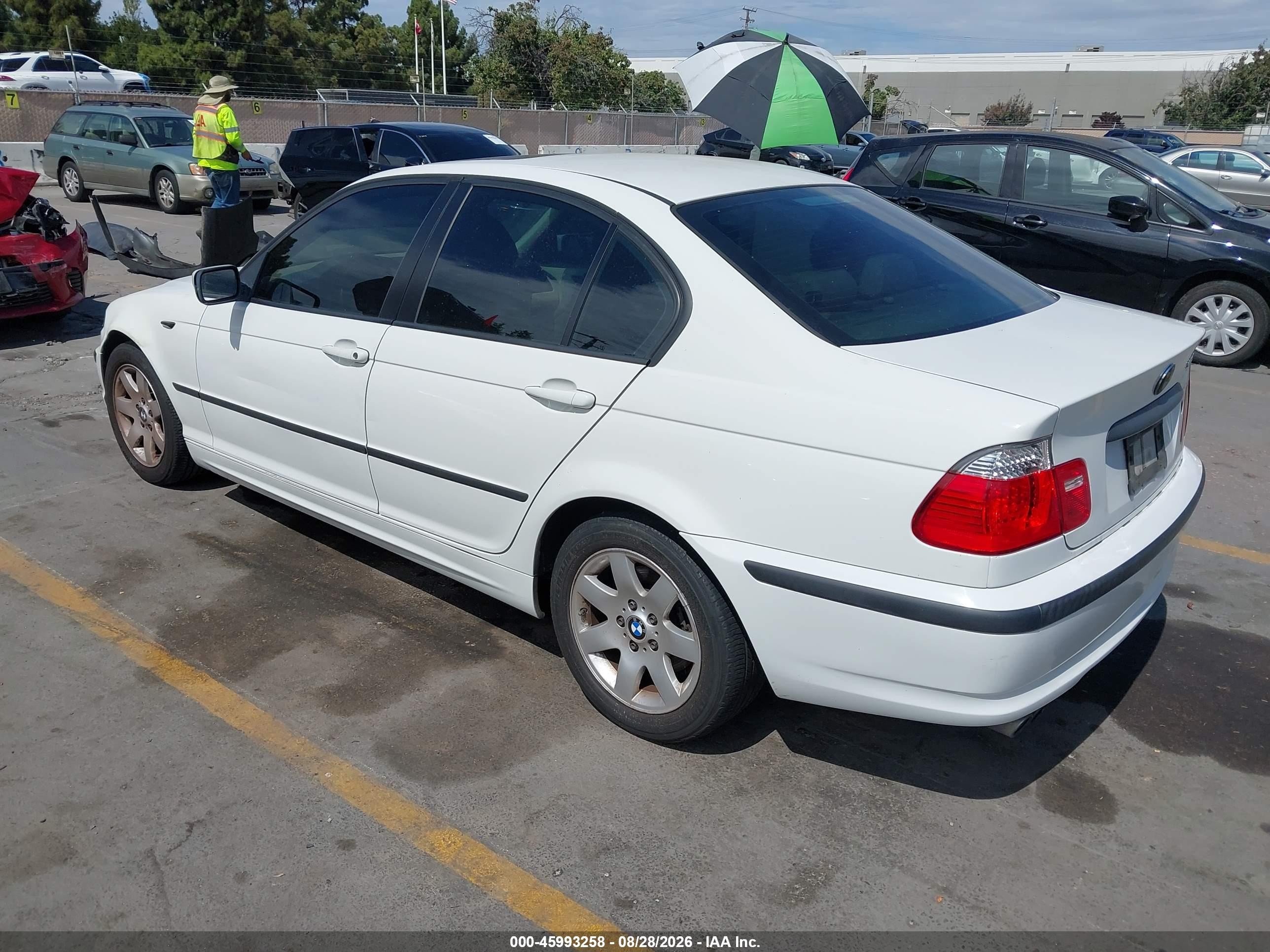 2005 Bmw 325i   White vin: WBAAZ33475KW76643