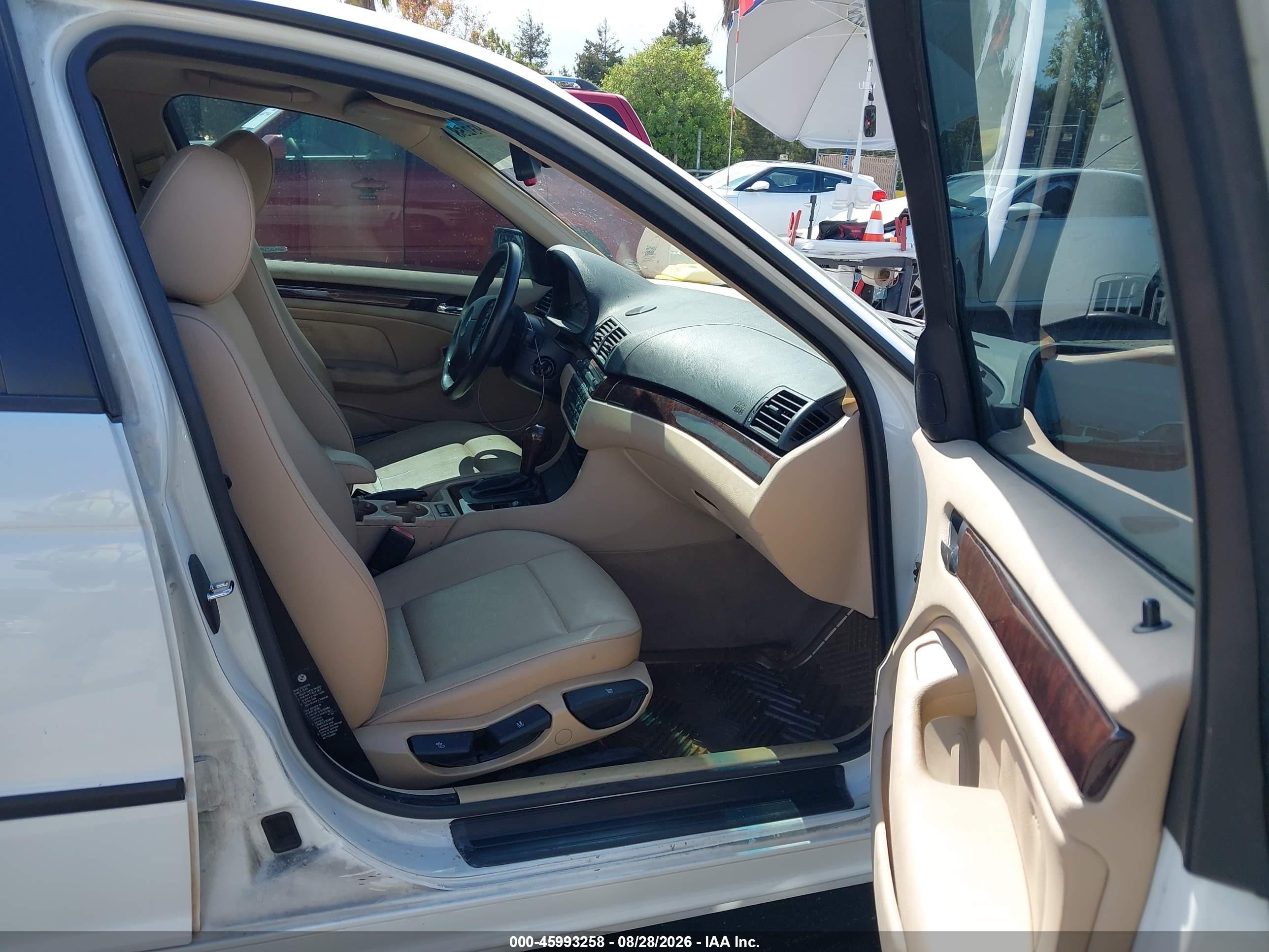 2005 Bmw 325i   White vin: WBAAZ33475KW76643