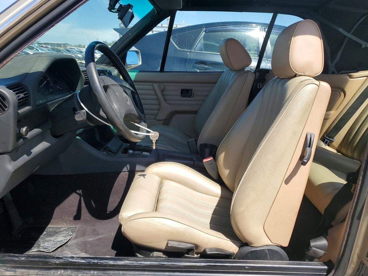 1991 Bmw 318 I Cream vin: WBABA731XMEJ11079
