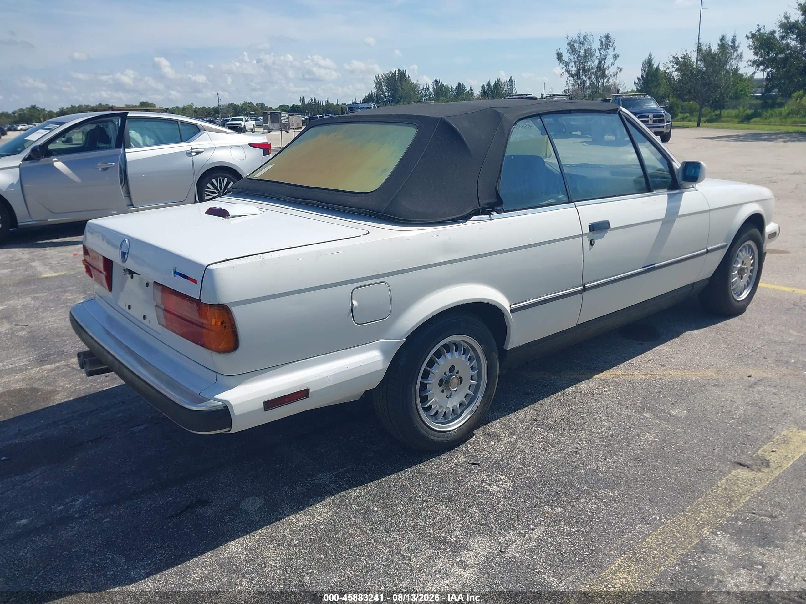 1989 Bmw 325 I Automatic White vin: WBABB2306K8862022