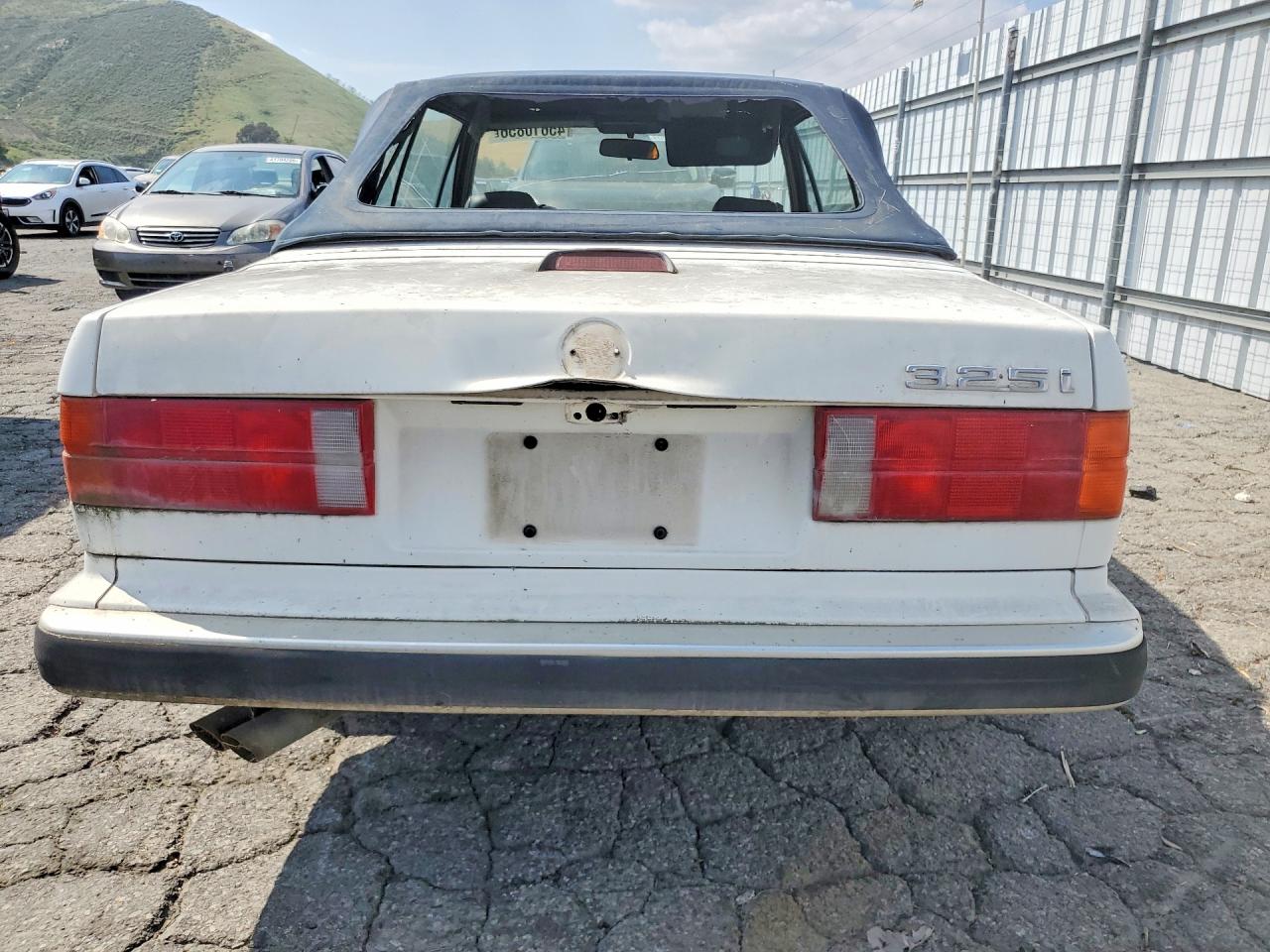 1989 Bmw 3 Series White vin: WBABB2308KEC17120