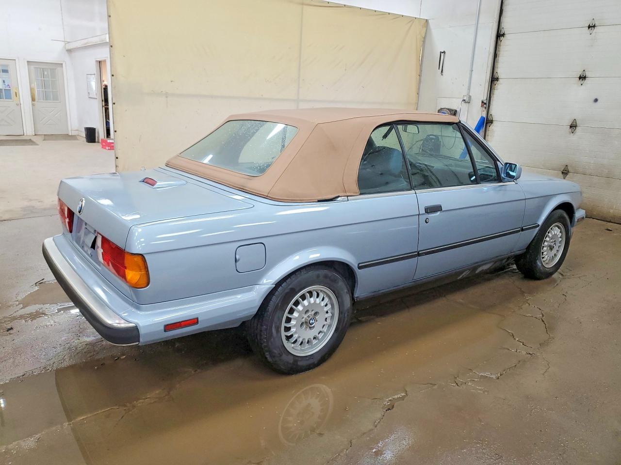 1990 Bmw 325 Ic Automatic Blue vin: WBABB2316LEC23136