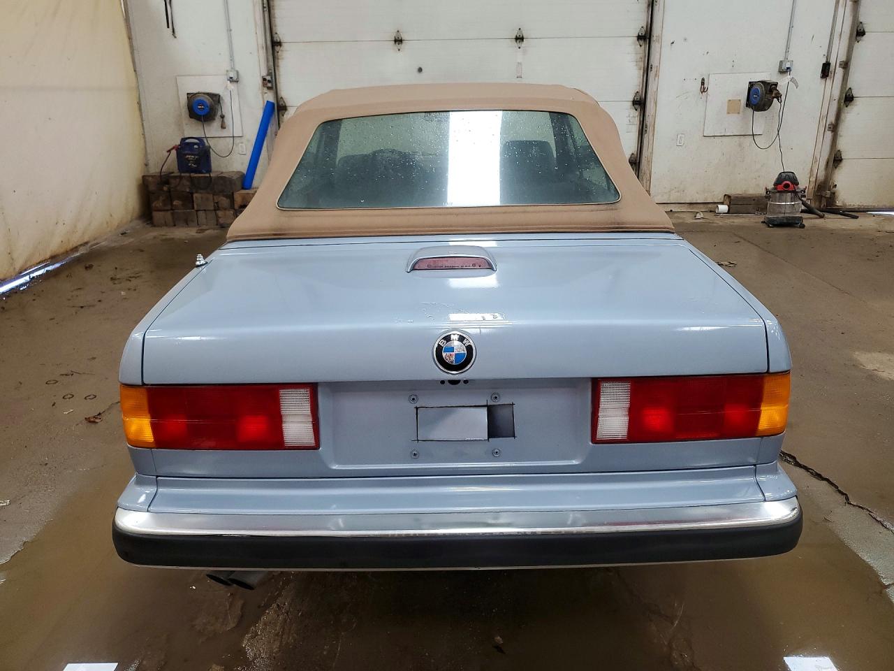 1990 Bmw 325 Ic Automatic Blue vin: WBABB2316LEC23136