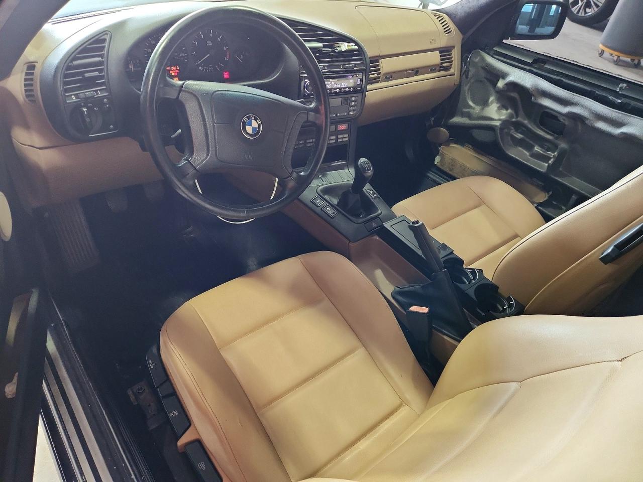 1997 Bmw 318 Is Черный vin: WBABE7320VEY21588