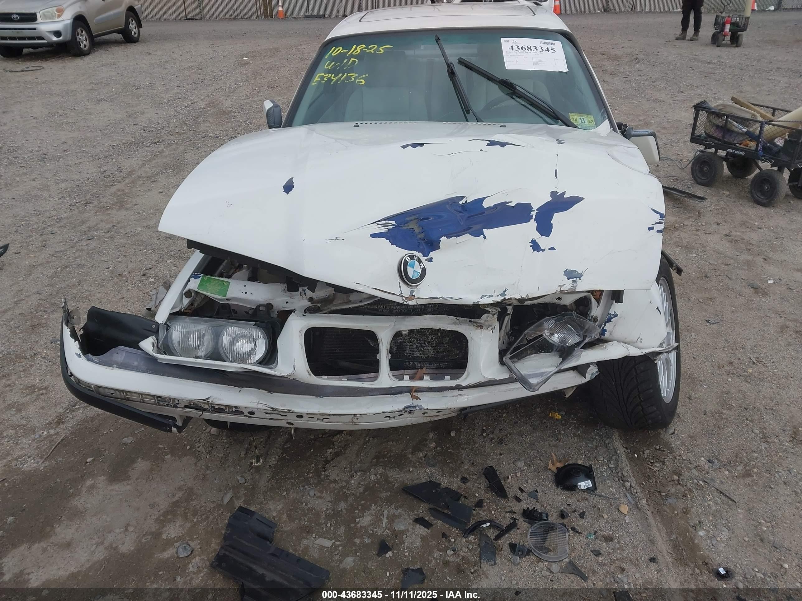 1998 Bmw 323is   White vin: WBABF7322WEH41453
