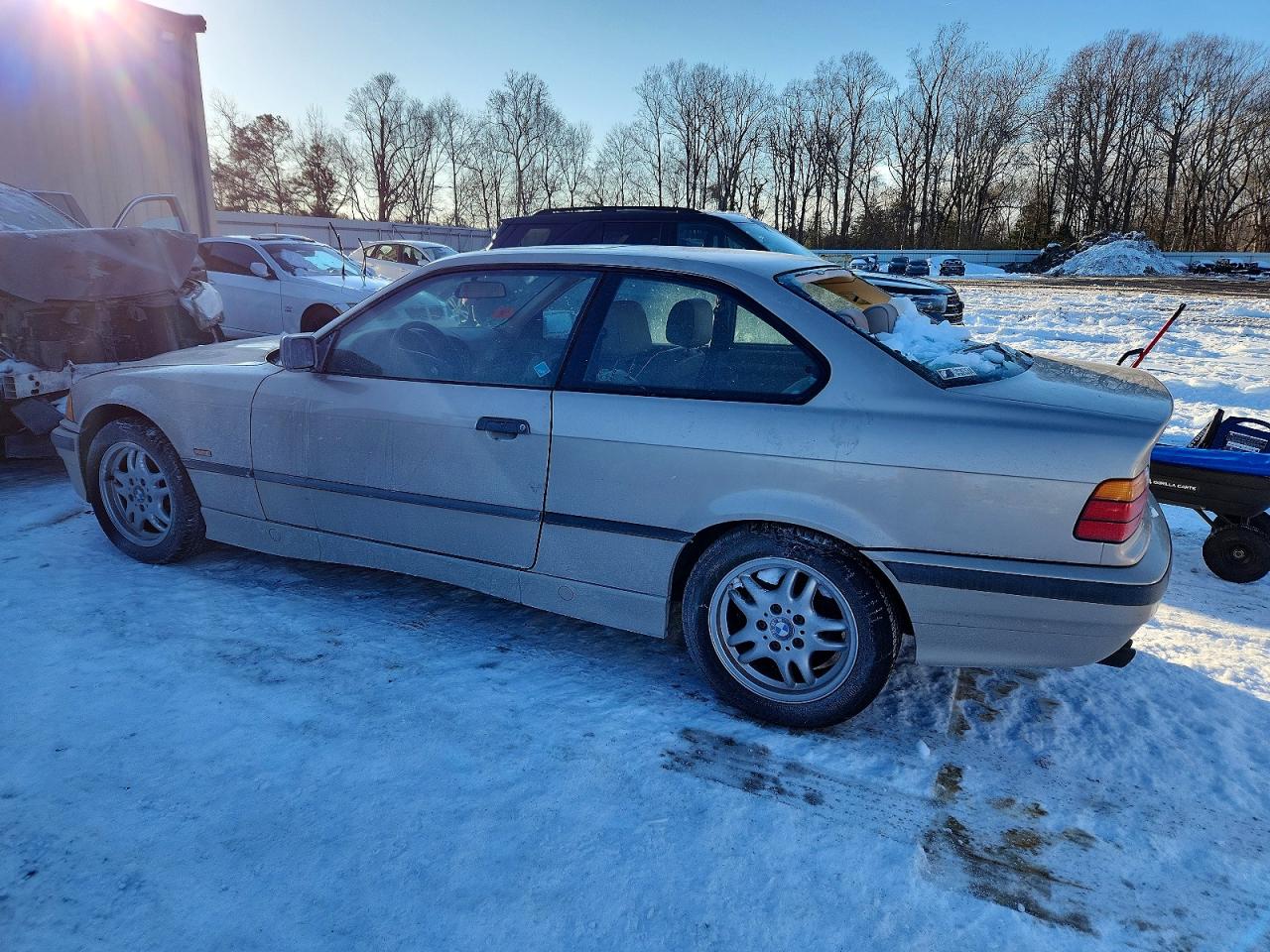 1998 Bmw 323 Is Tan vin: WBABF7335WEH42654