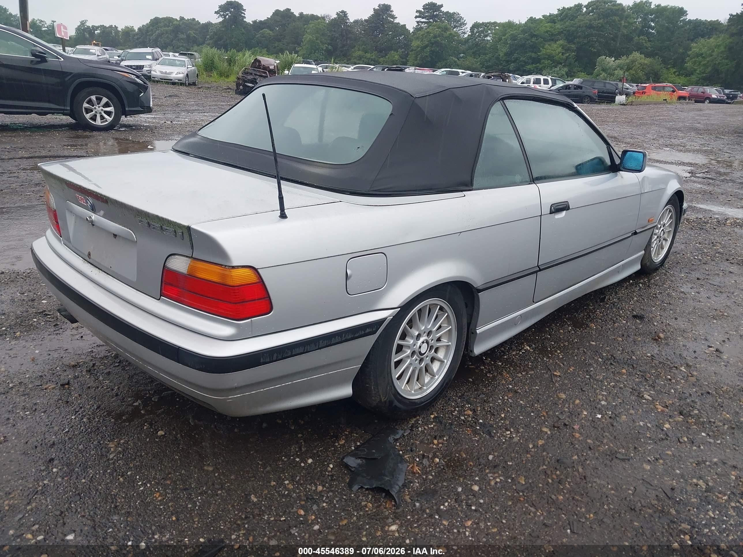 1998 Bmw 323ic   Silver vin: WBABJ8323WEM22211
