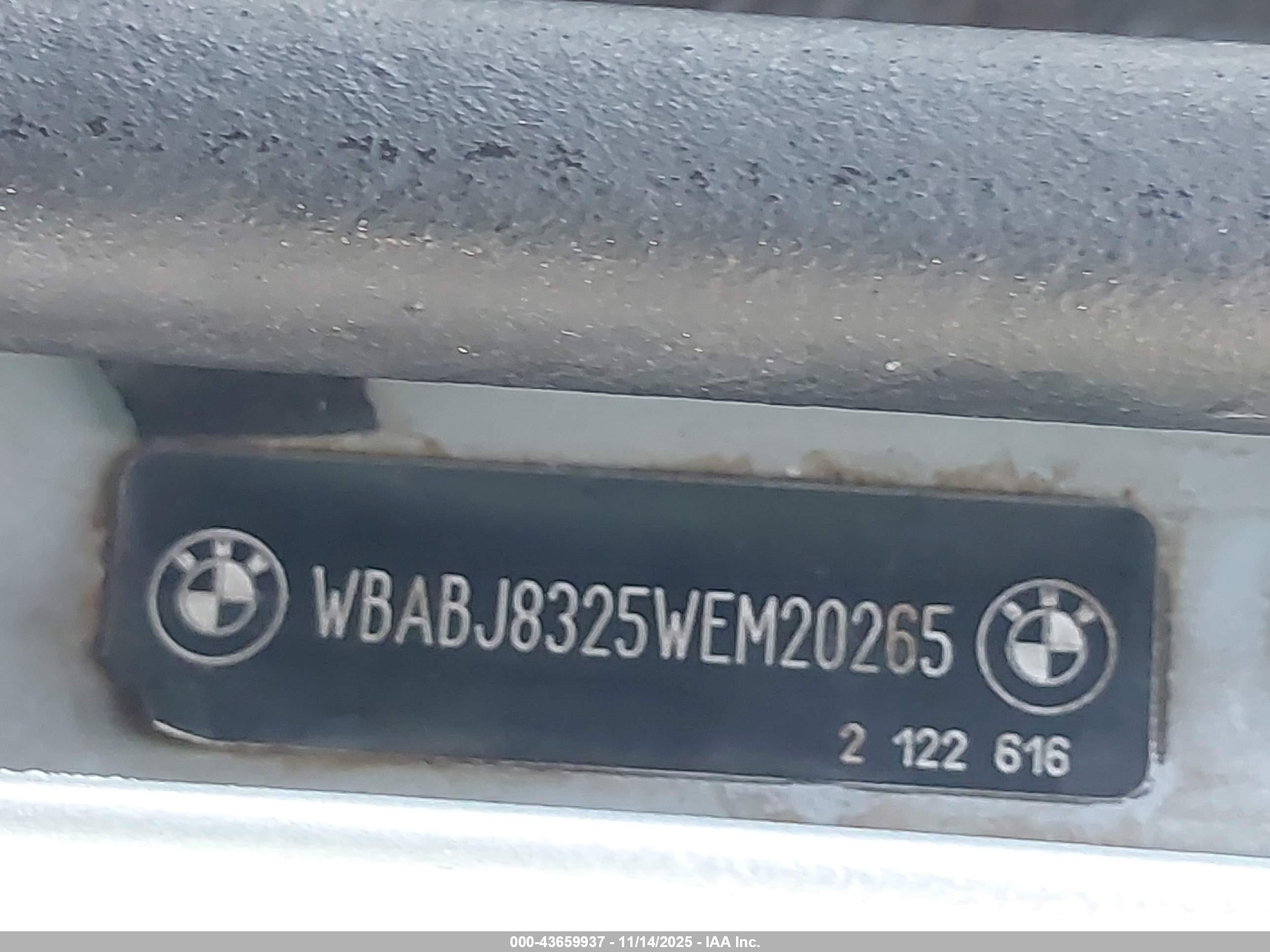 1998 Bmw 323ic   Silver vin: WBABJ8325WEM20265