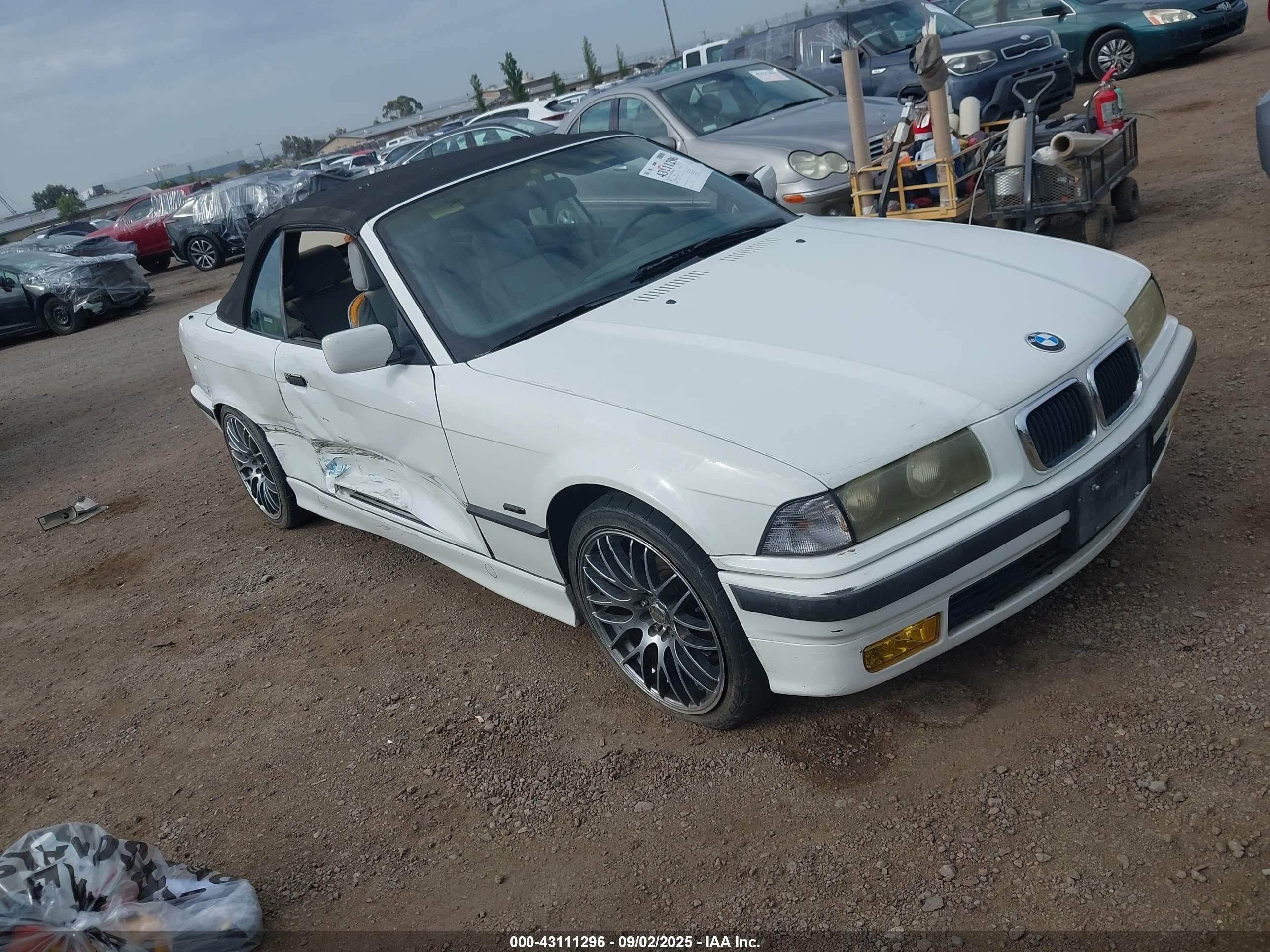 WBABJ8327WEM20266