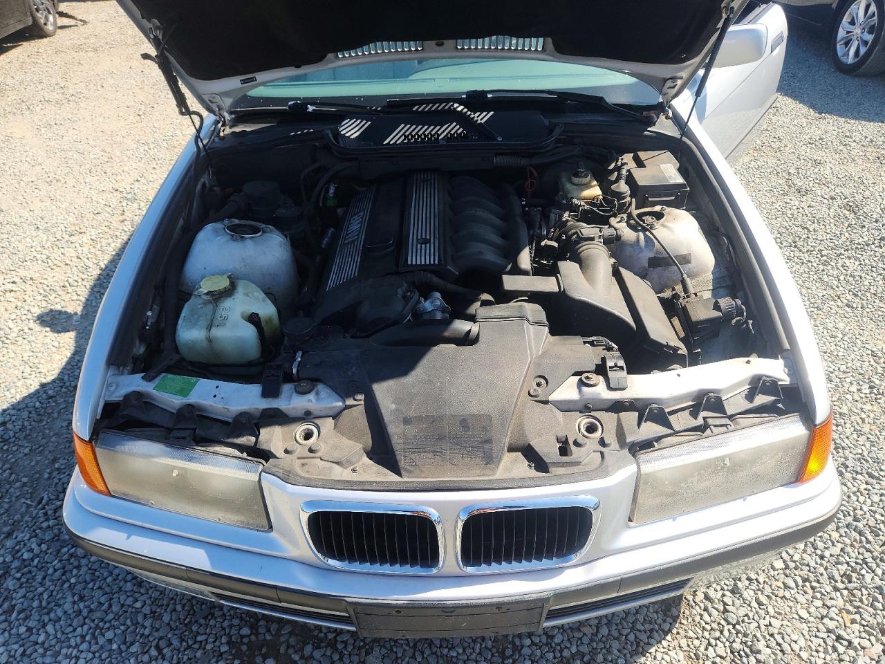 1999 Bmw 328 Ic Automatic Silver vin: WBABK8332XEY92141